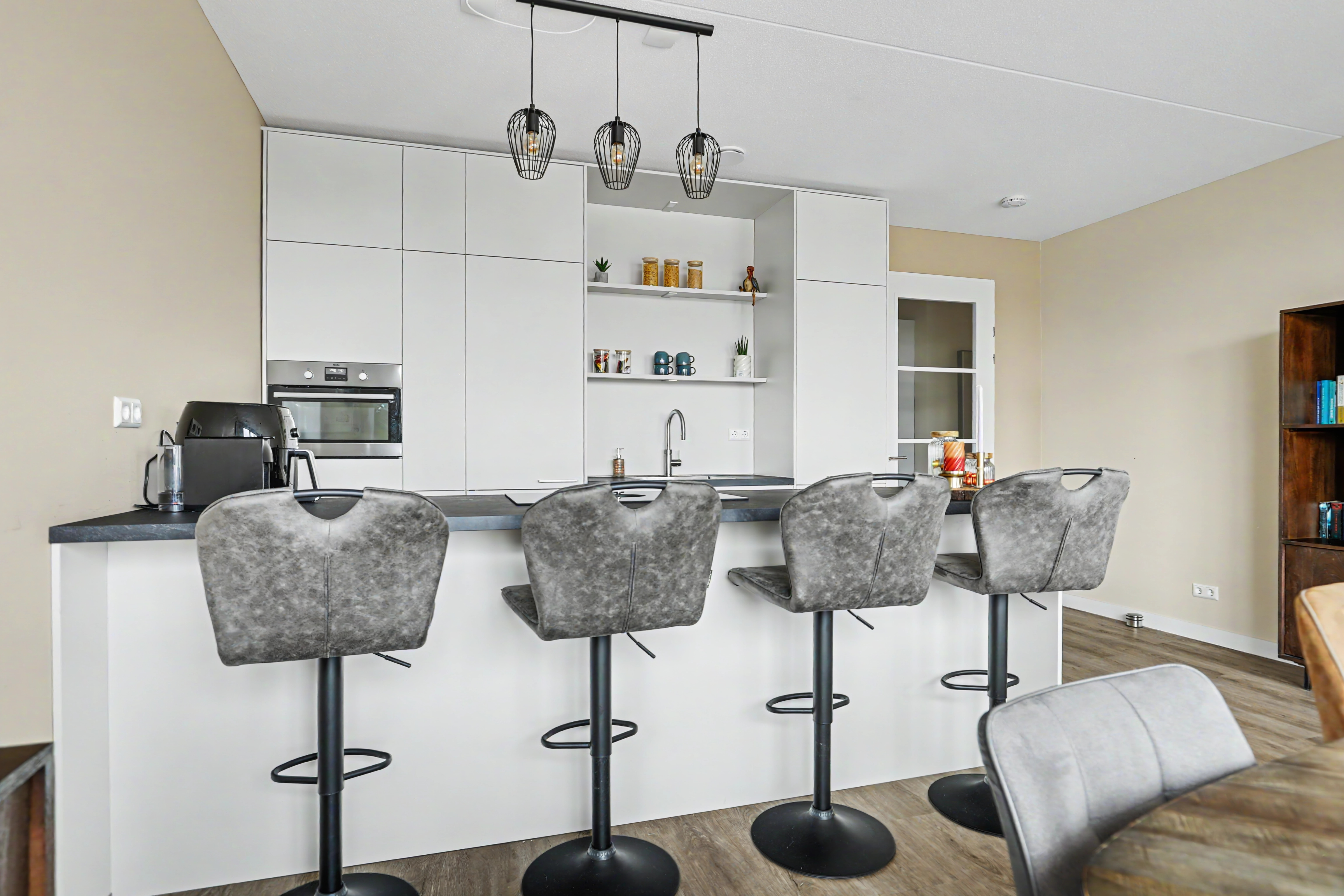 '$houseDetails->street_name'.' '.'$houseDetails->number'