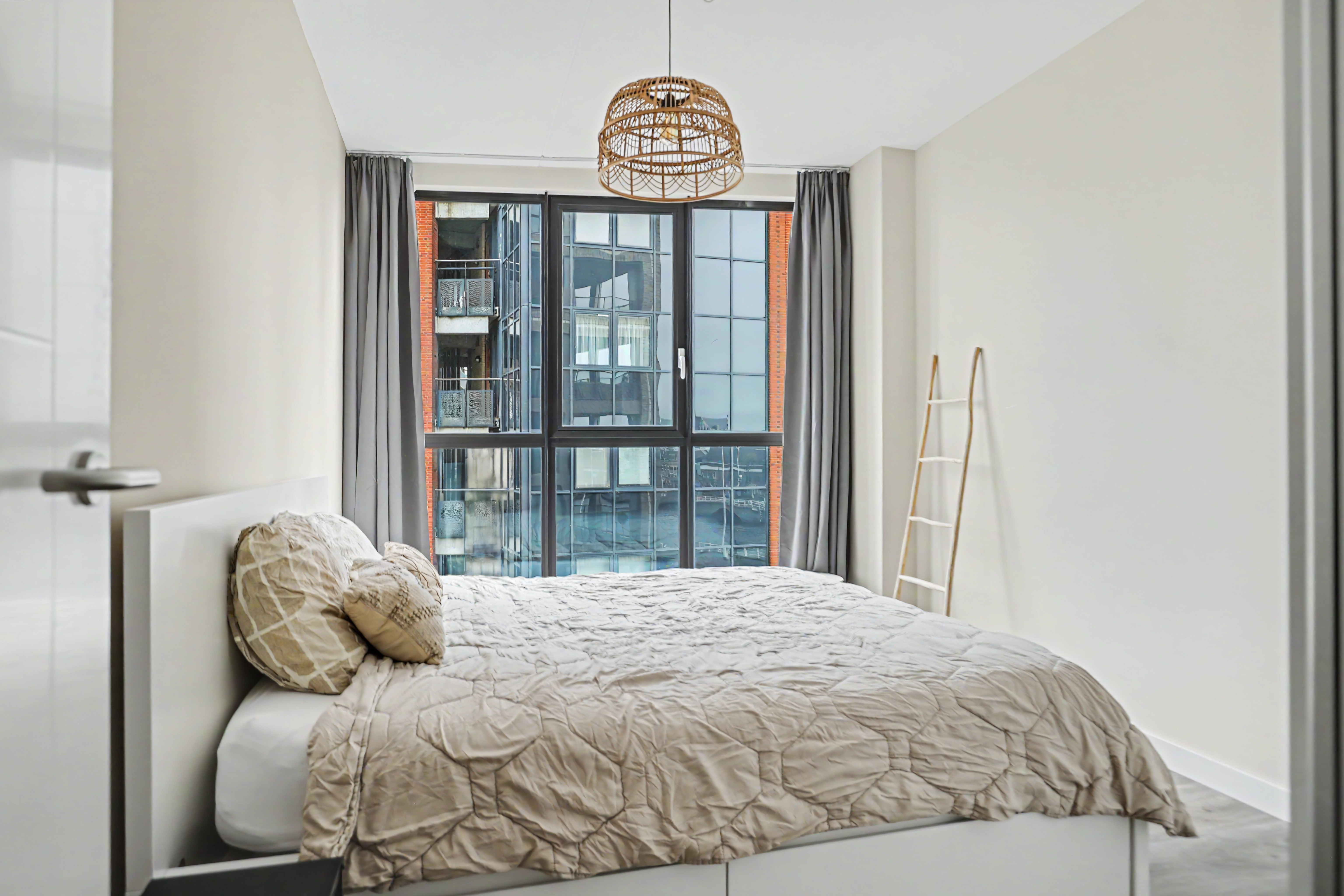 '$houseDetails->street_name'.' '.'$houseDetails->number'