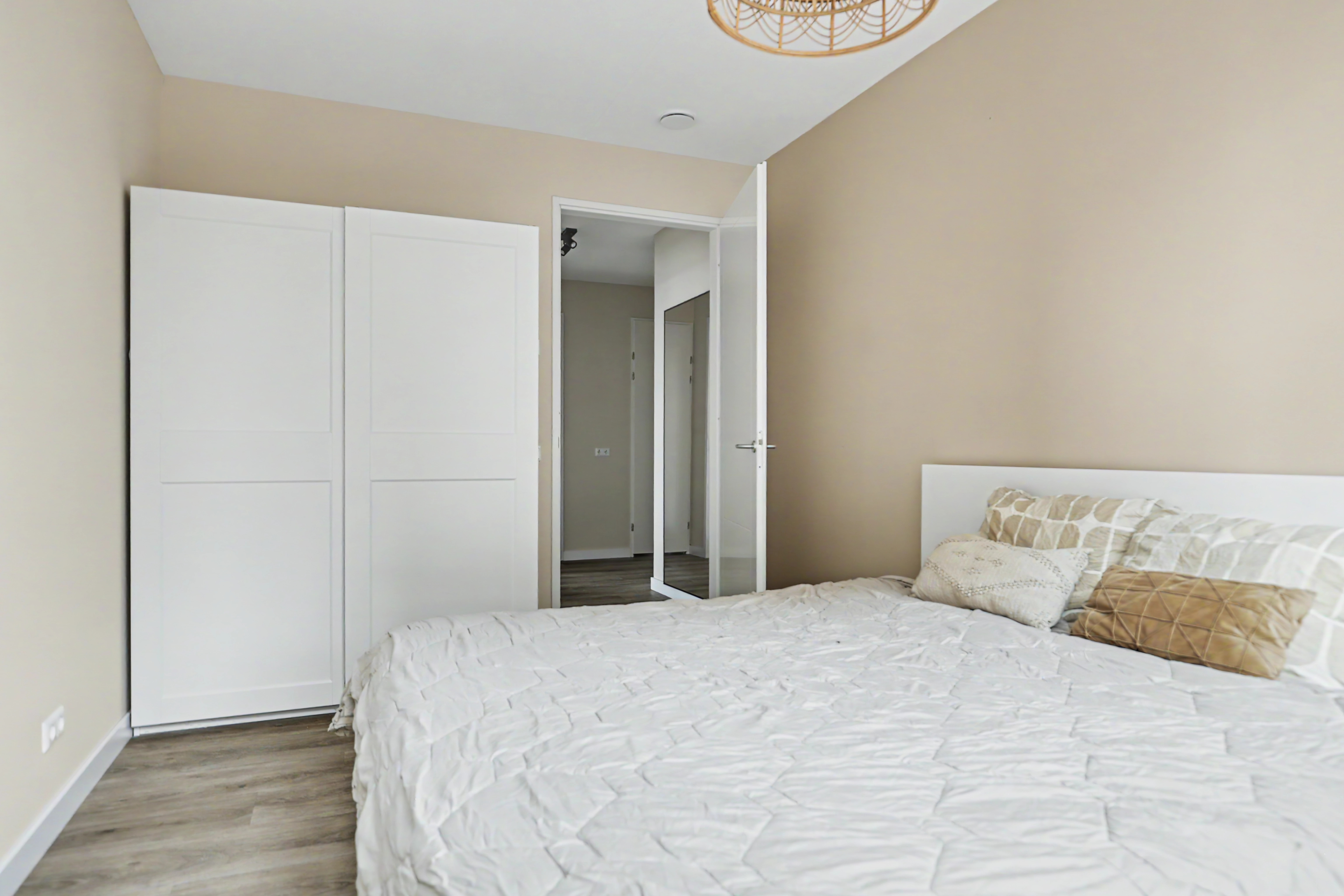 '$houseDetails->street_name'.' '.'$houseDetails->number'