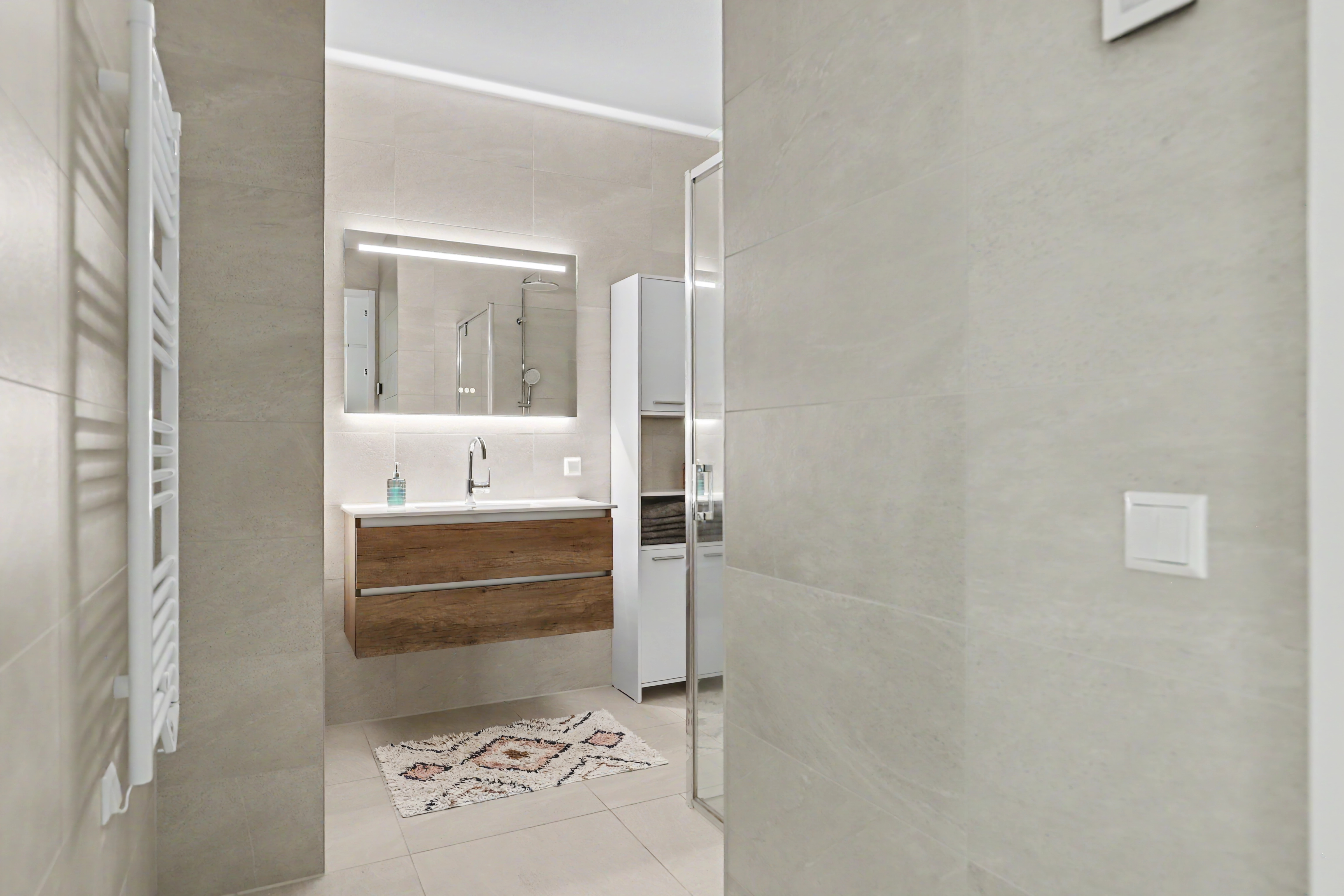 '$houseDetails->street_name'.' '.'$houseDetails->number'