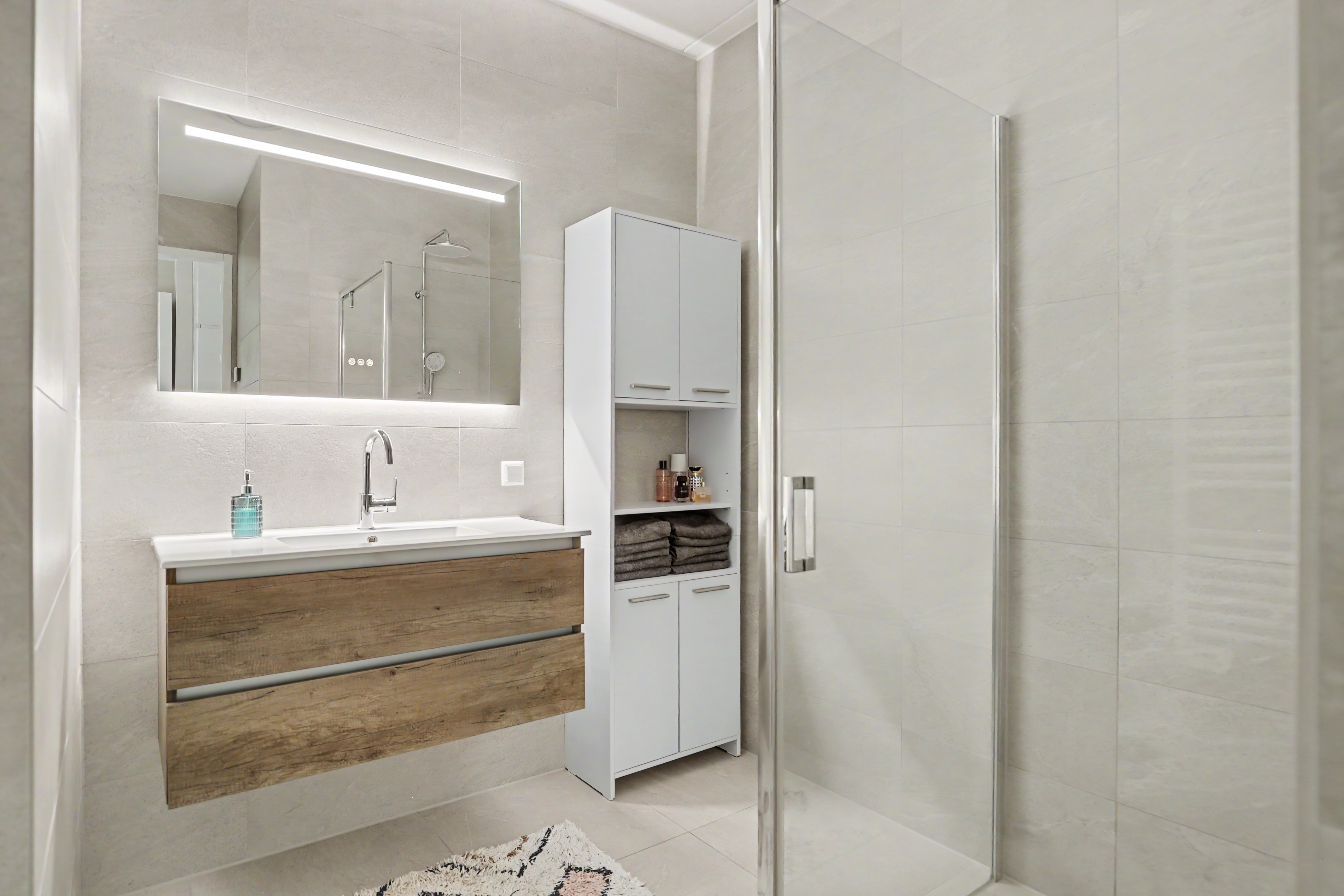 '$houseDetails->street_name'.' '.'$houseDetails->number'