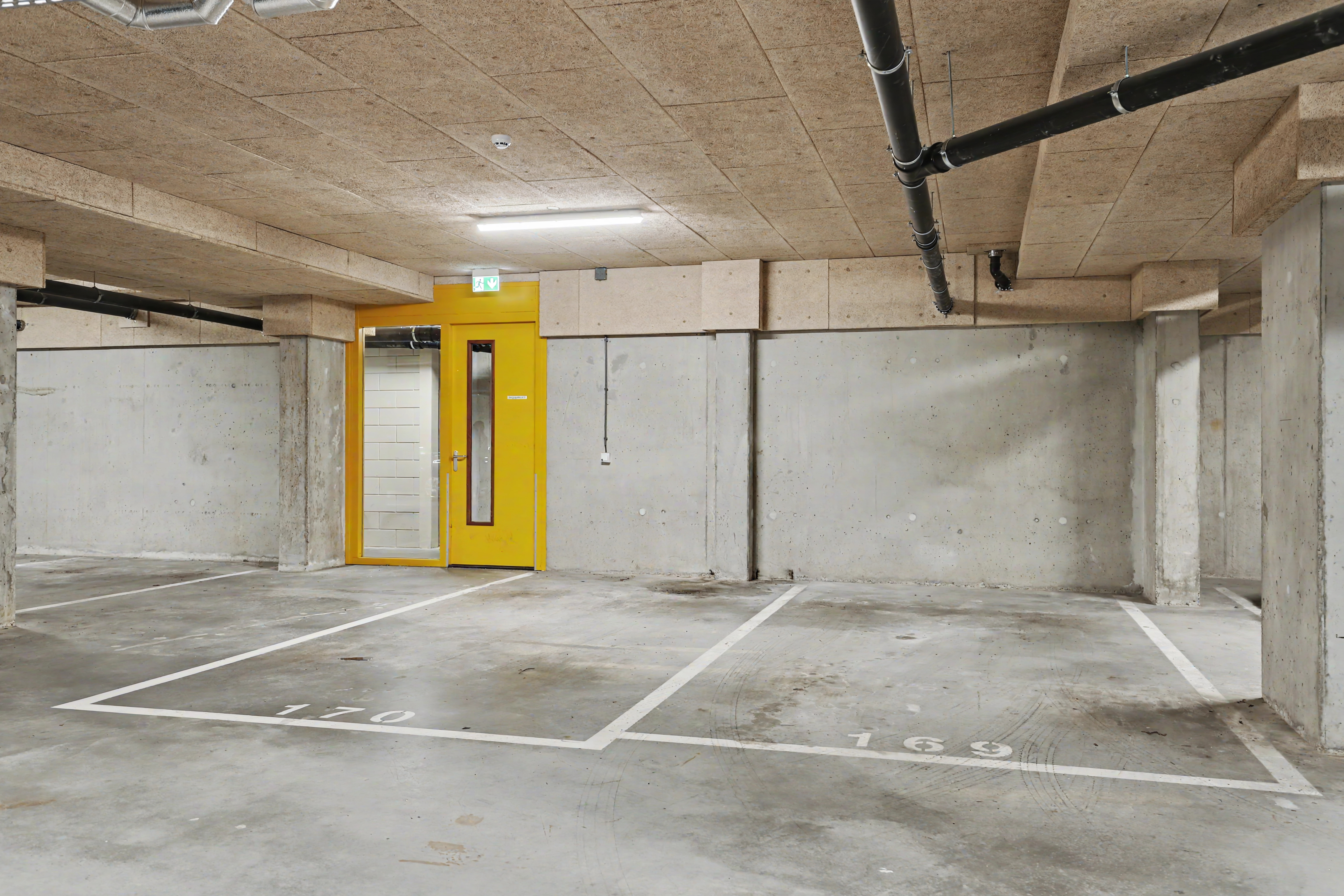 '$houseDetails->street_name'.' '.'$houseDetails->number'