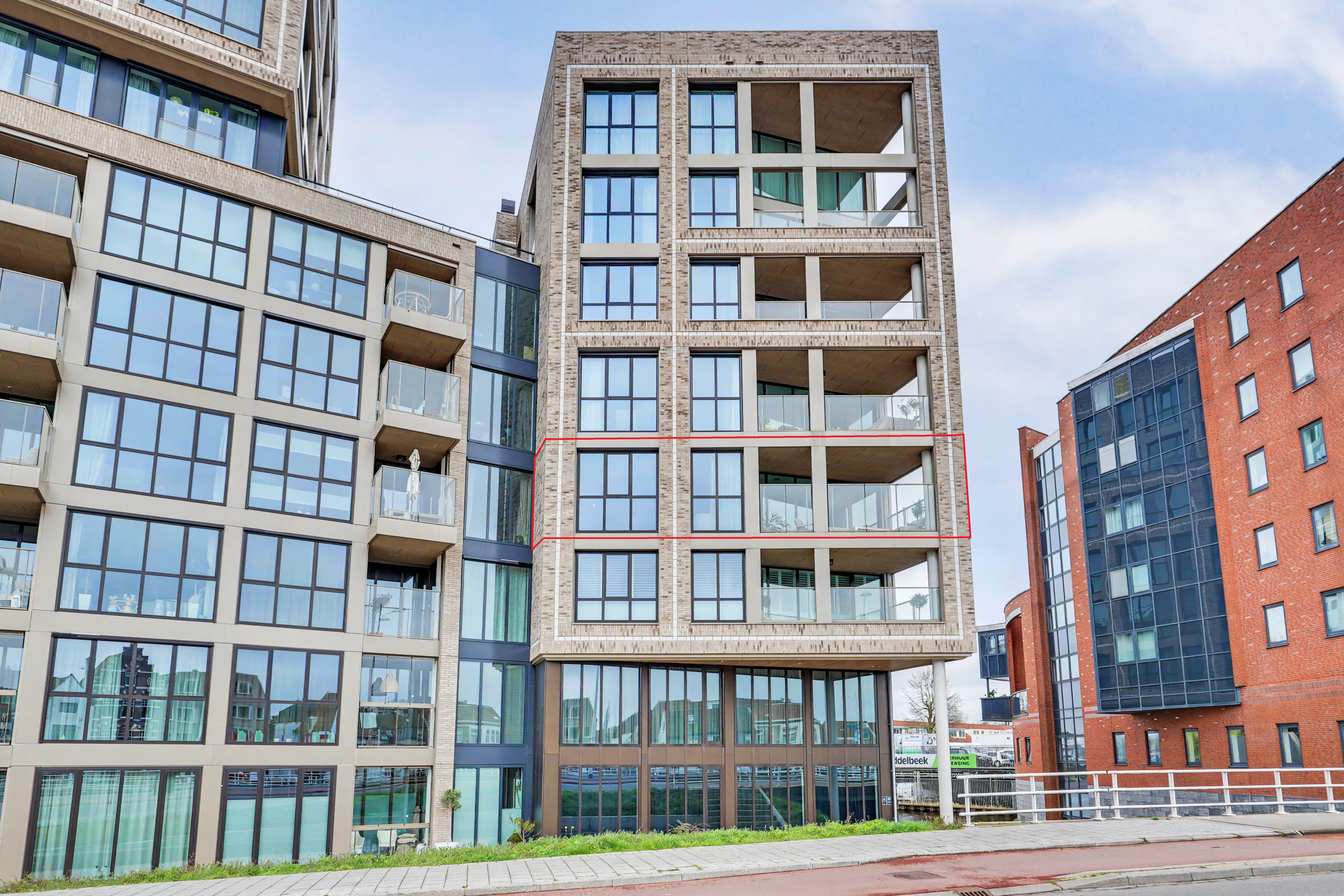 '$houseDetails->street_name'.' '.'$houseDetails->number'