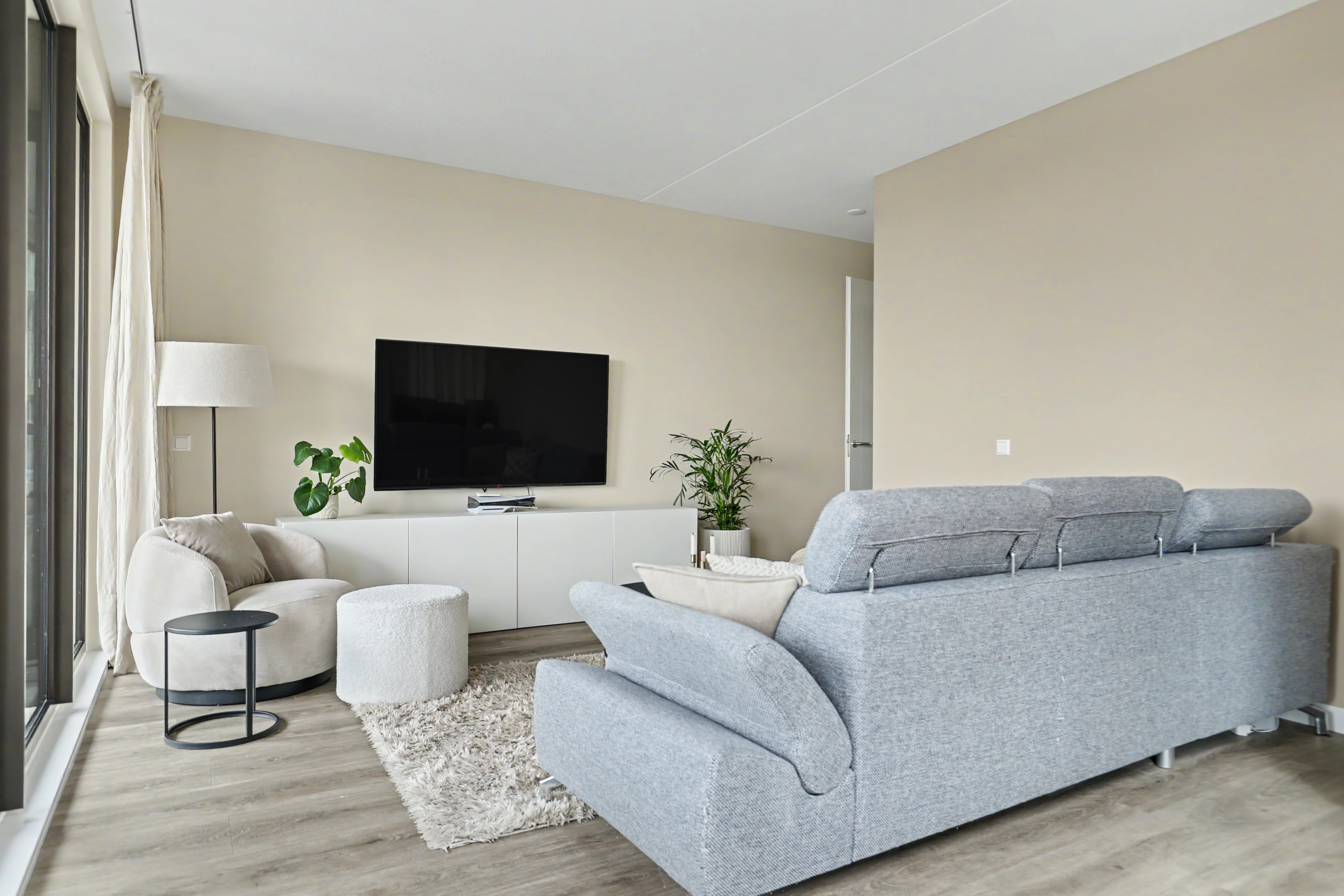 '$houseDetails->street_name'.' '.'$houseDetails->number'