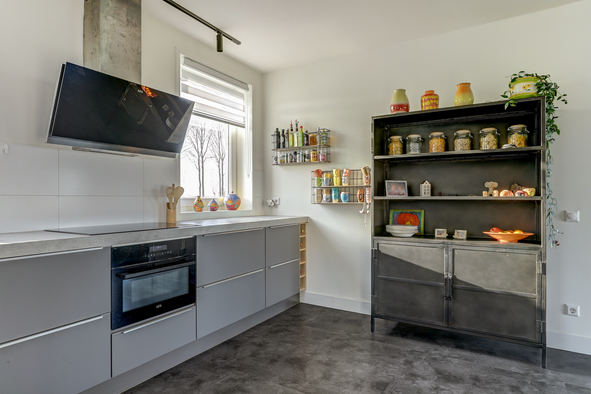 '$houseDetails->street_name'.' '.'$houseDetails->number'