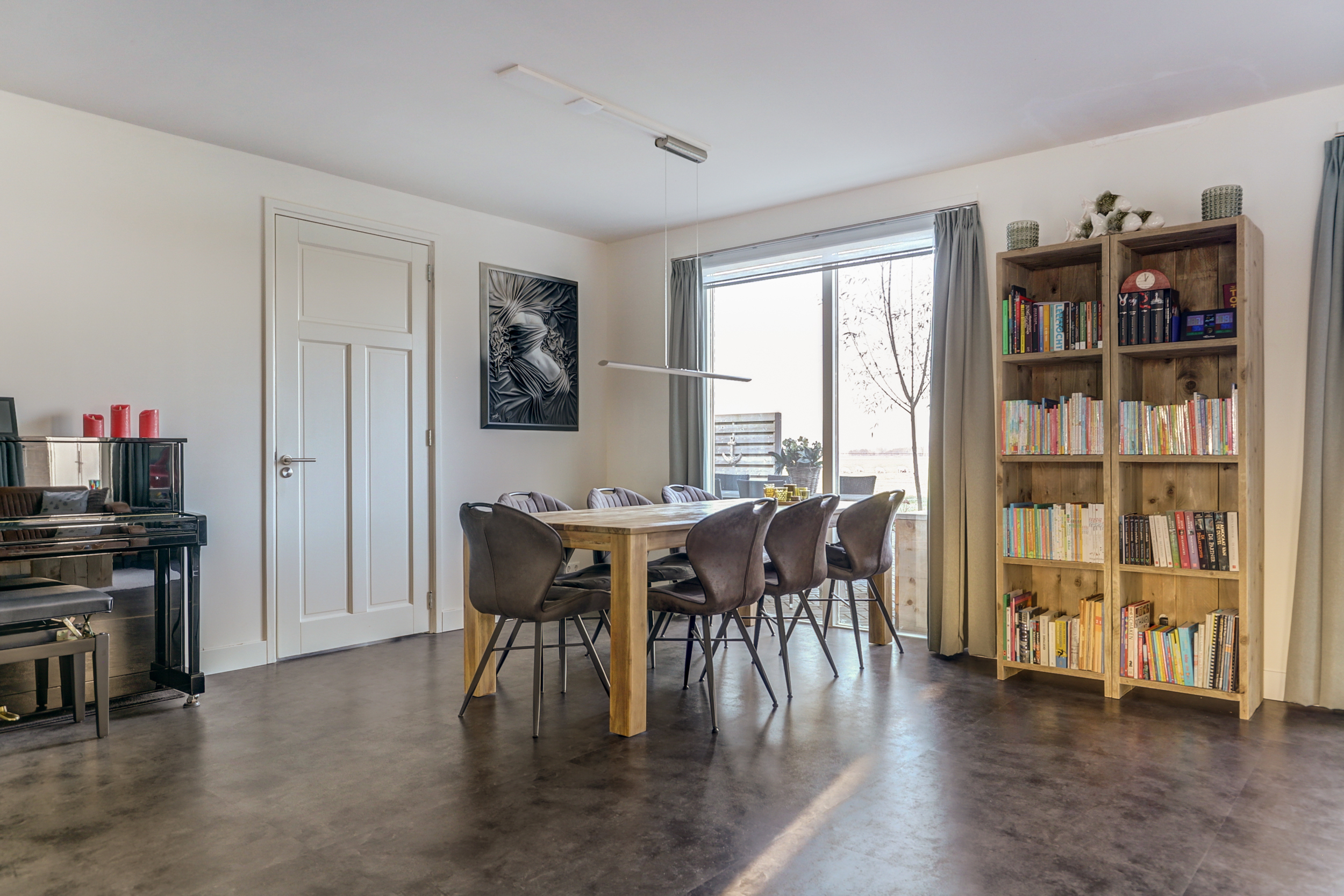 '$houseDetails->street_name'.' '.'$houseDetails->number'