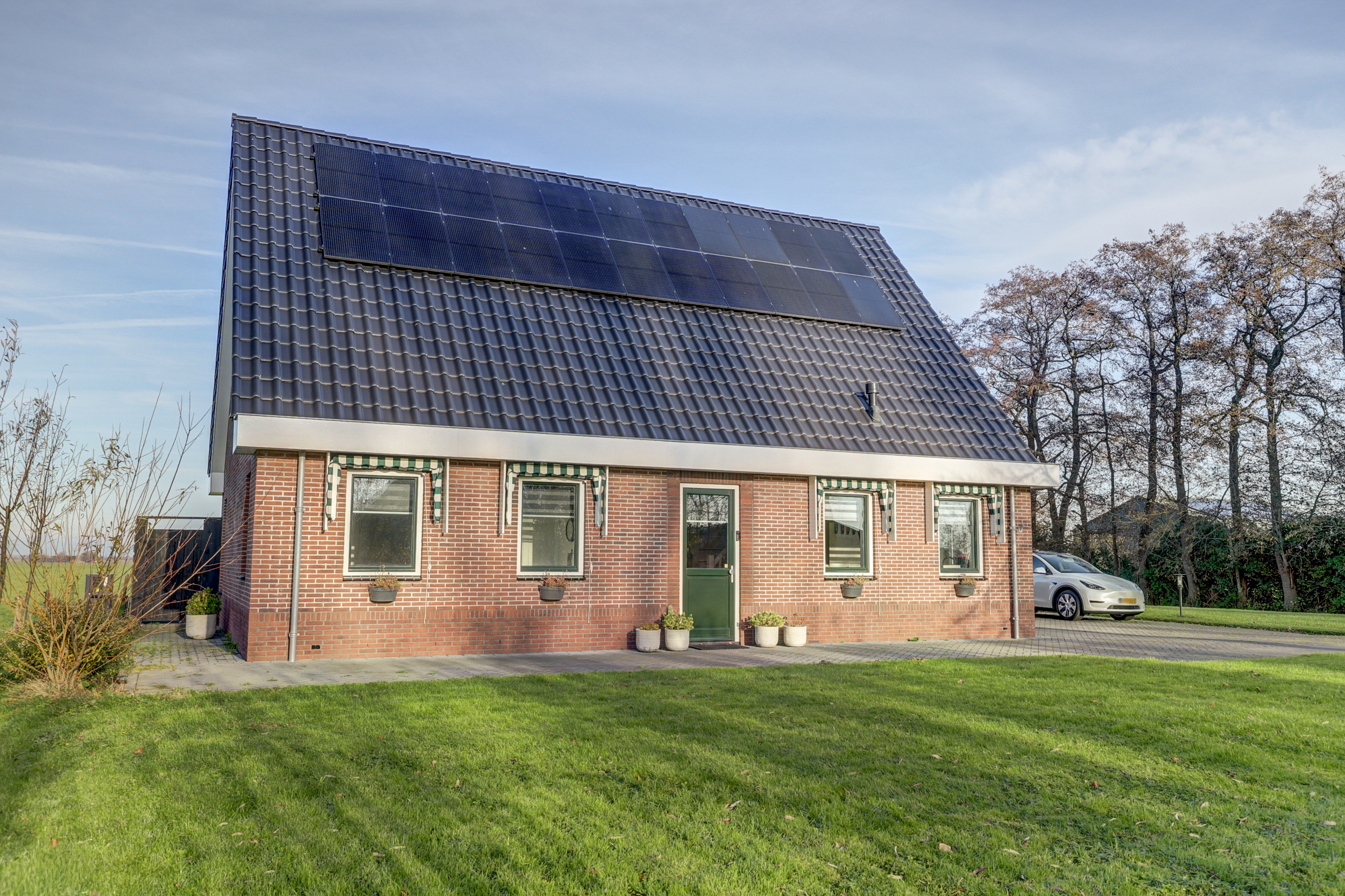 '$houseDetails->street_name'.' '.'$houseDetails->number'