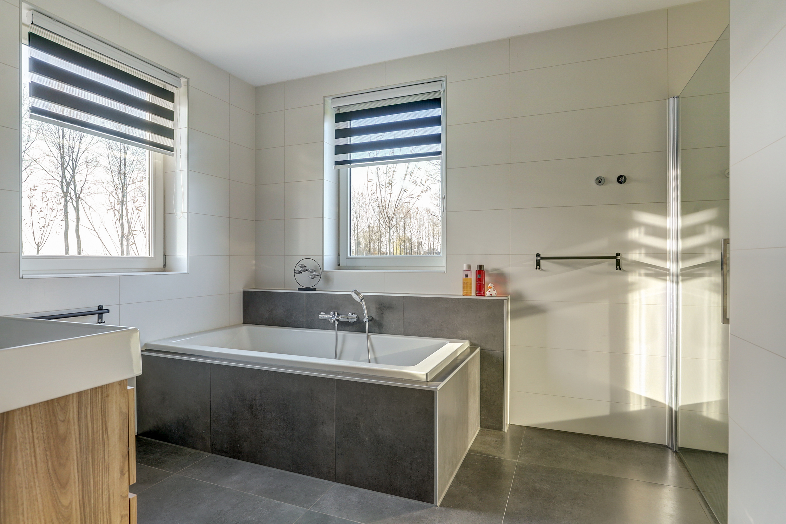 '$houseDetails->street_name'.' '.'$houseDetails->number'