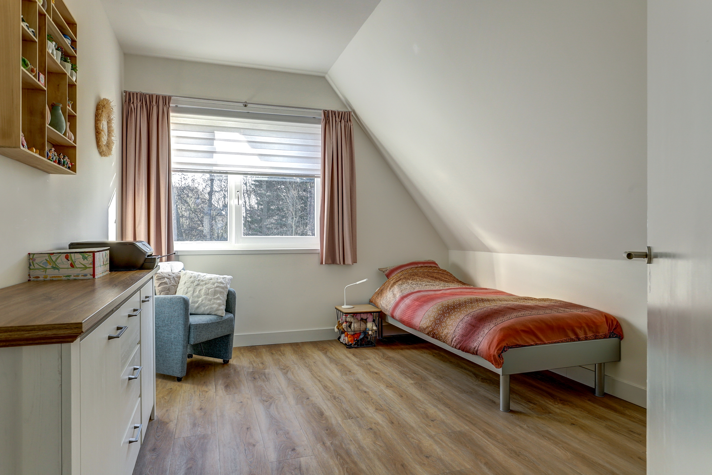 '$houseDetails->street_name'.' '.'$houseDetails->number'