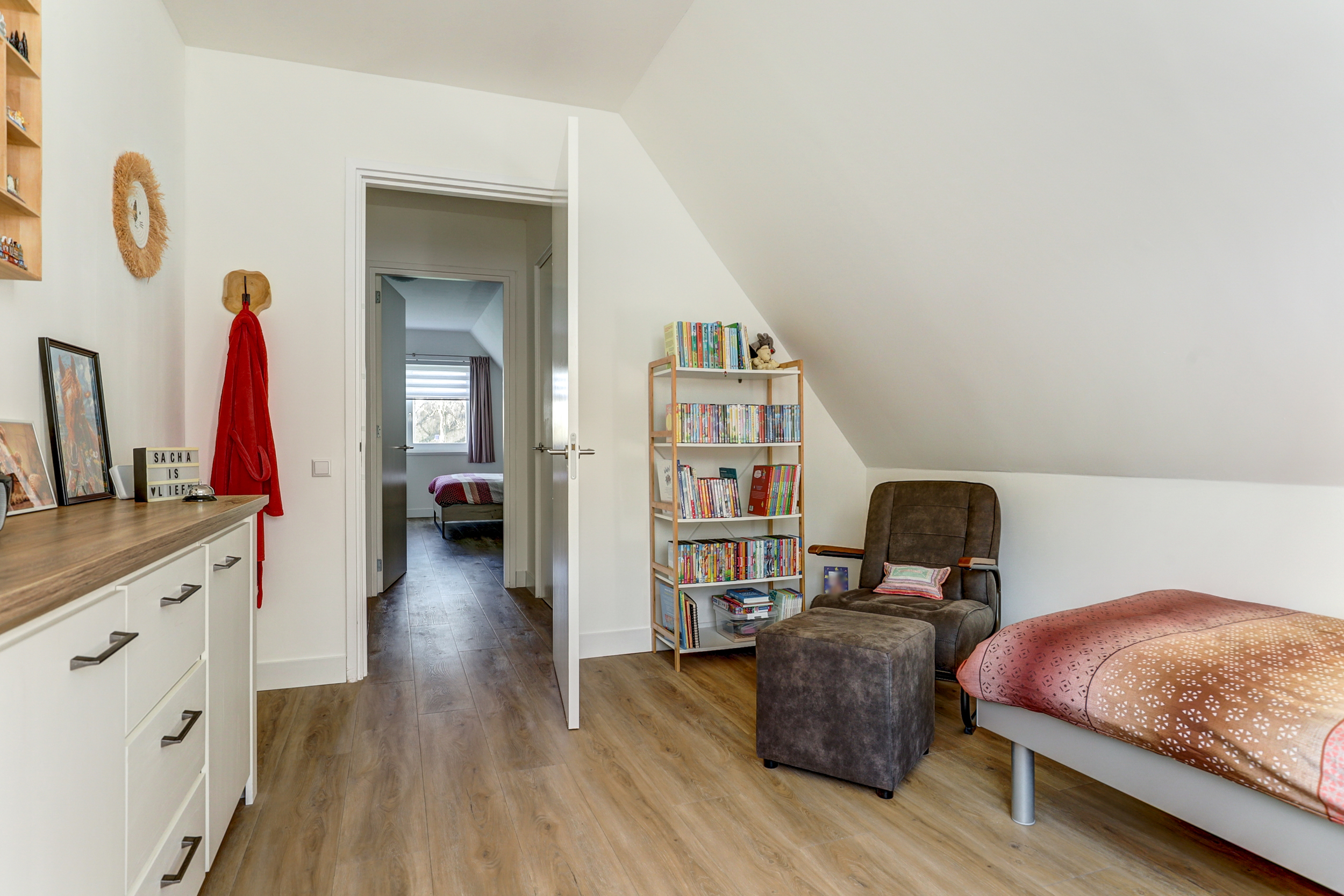 '$houseDetails->street_name'.' '.'$houseDetails->number'