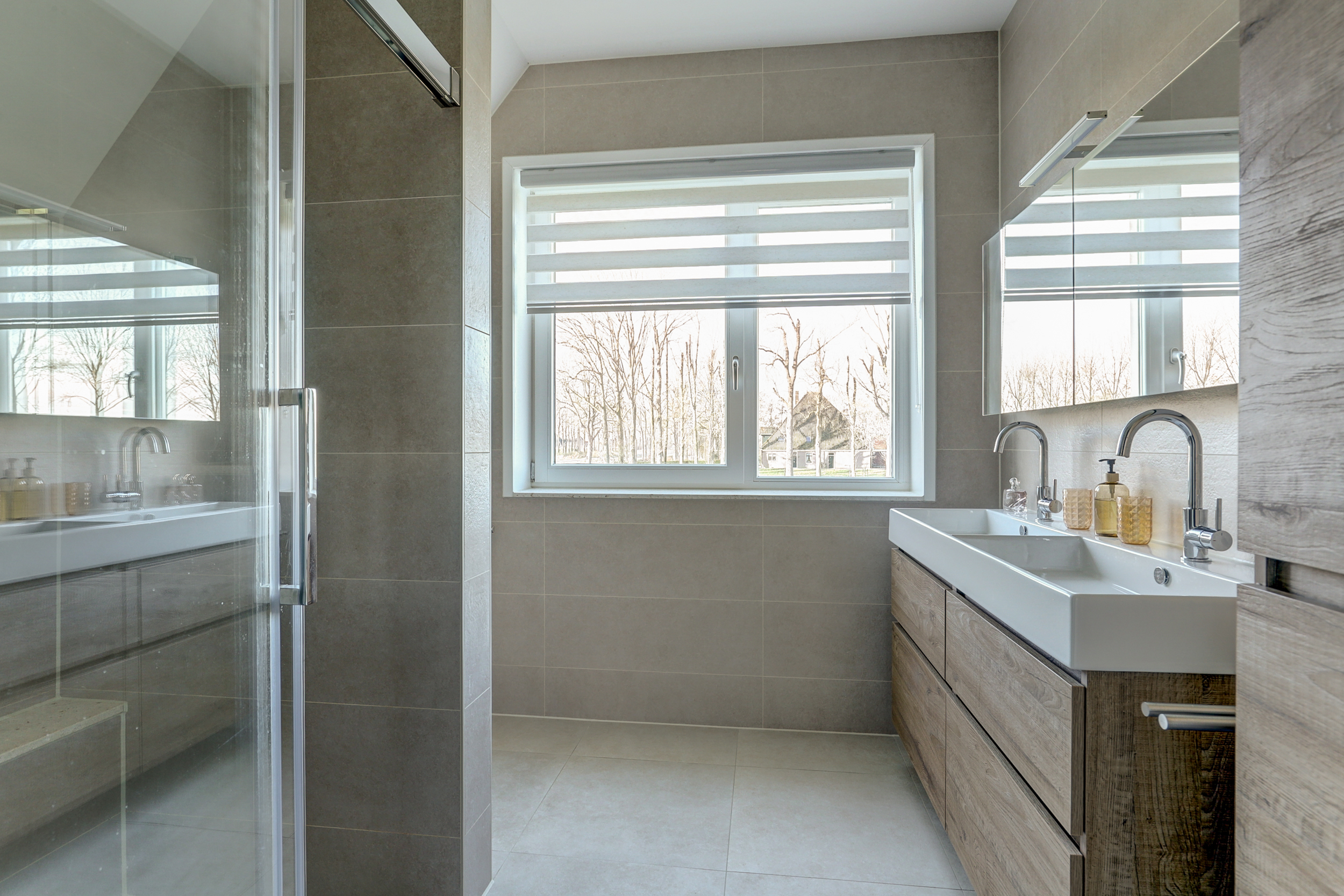 '$houseDetails->street_name'.' '.'$houseDetails->number'