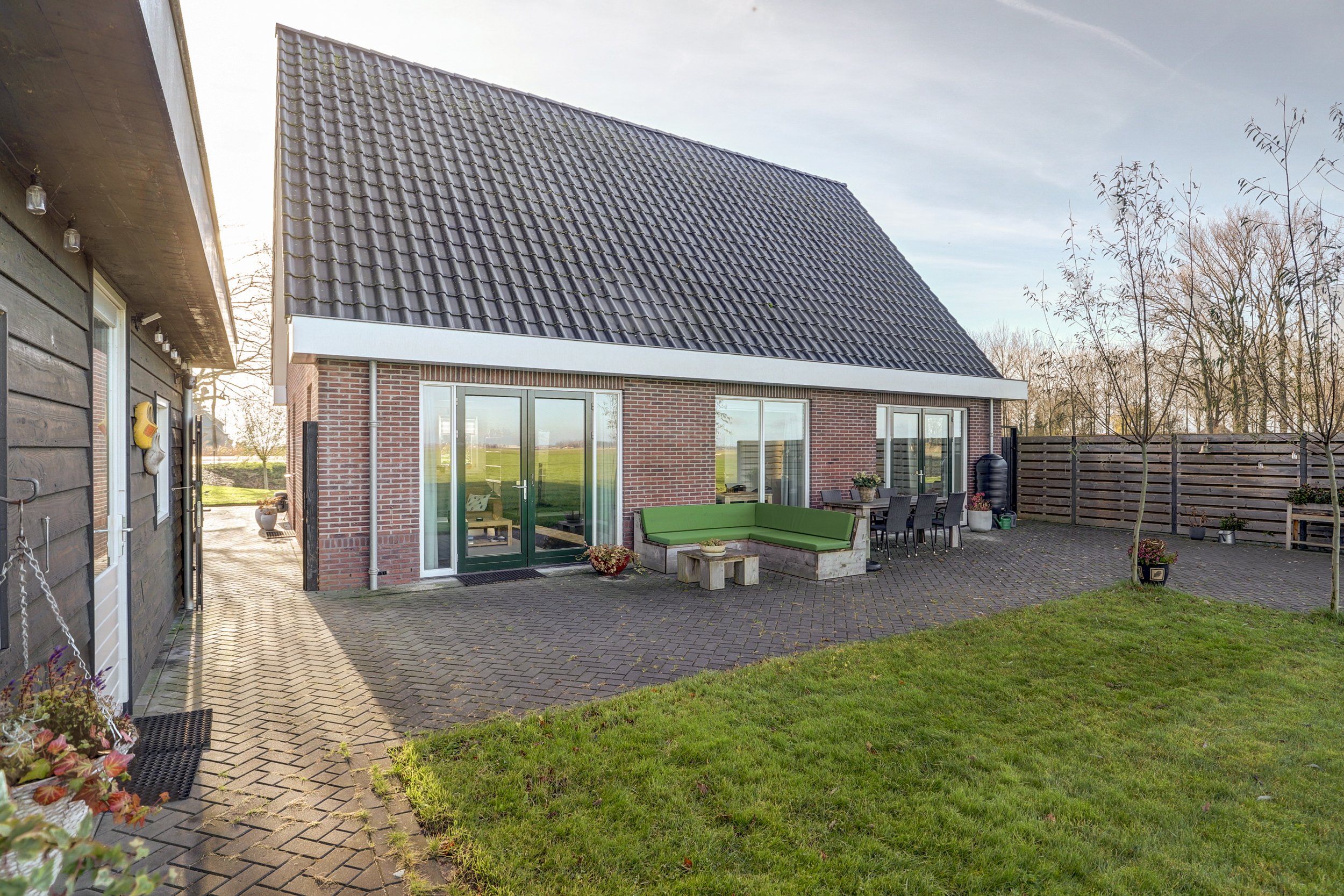 '$houseDetails->street_name'.' '.'$houseDetails->number'