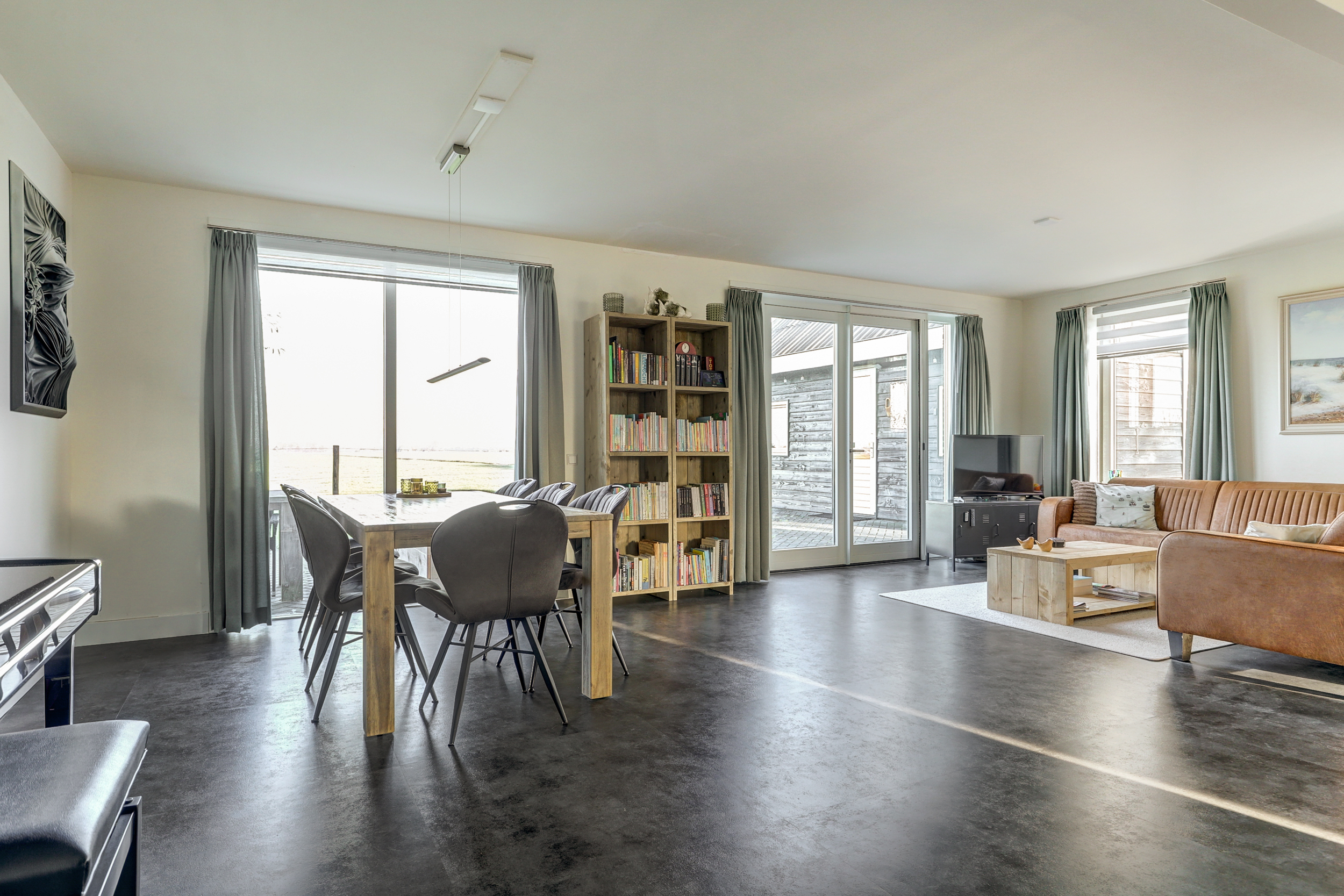 '$houseDetails->street_name'.' '.'$houseDetails->number'