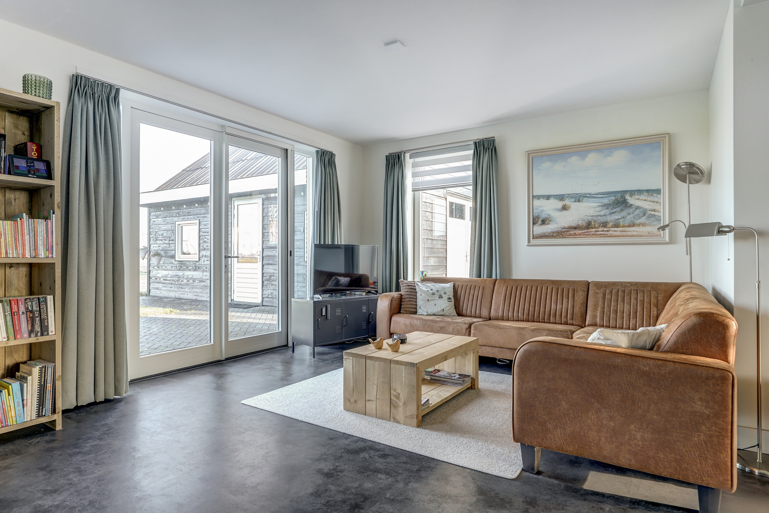 '$houseDetails->street_name'.' '.'$houseDetails->number'