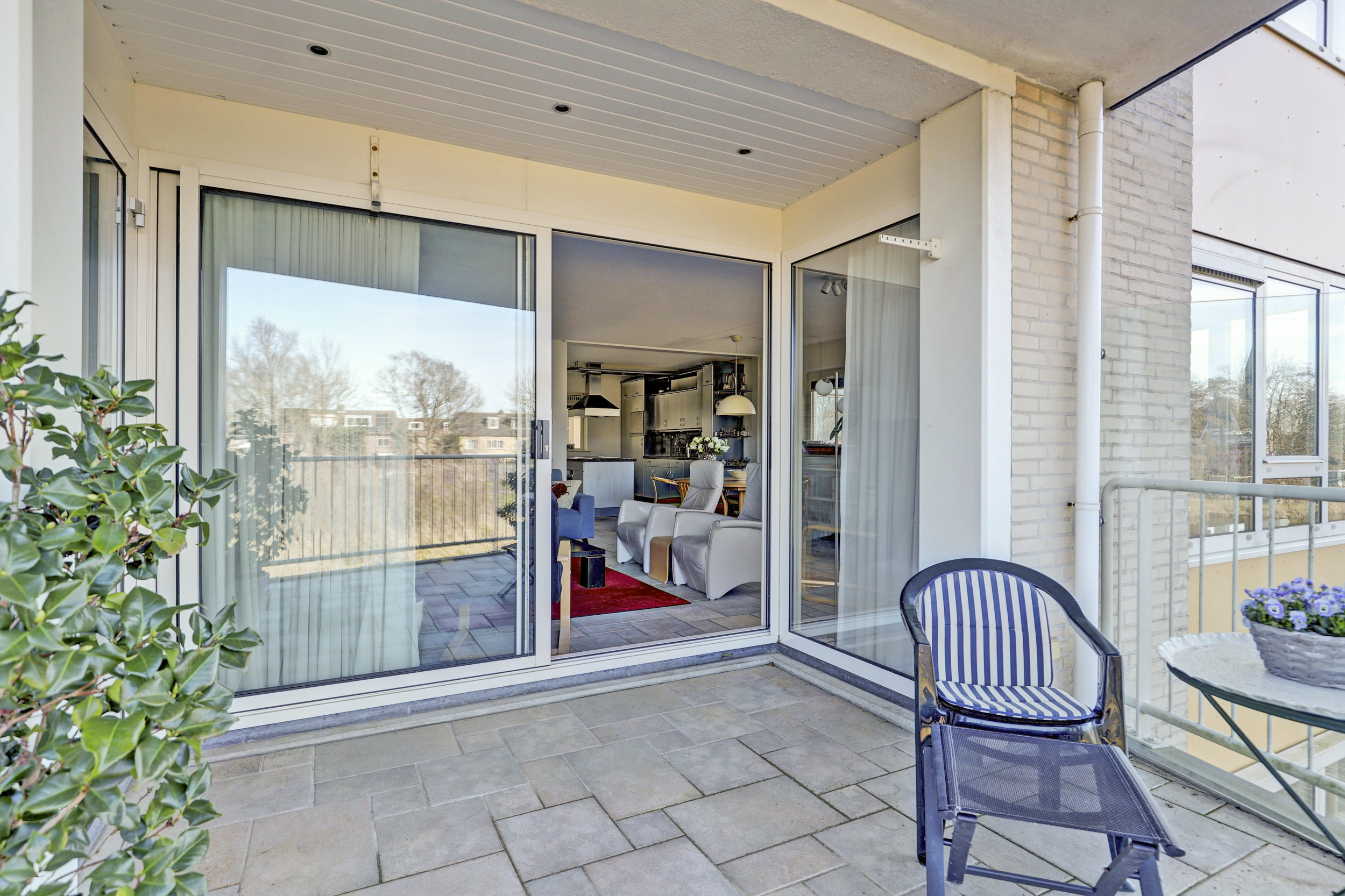 '$houseDetails->street_name'.' '.'$houseDetails->number'