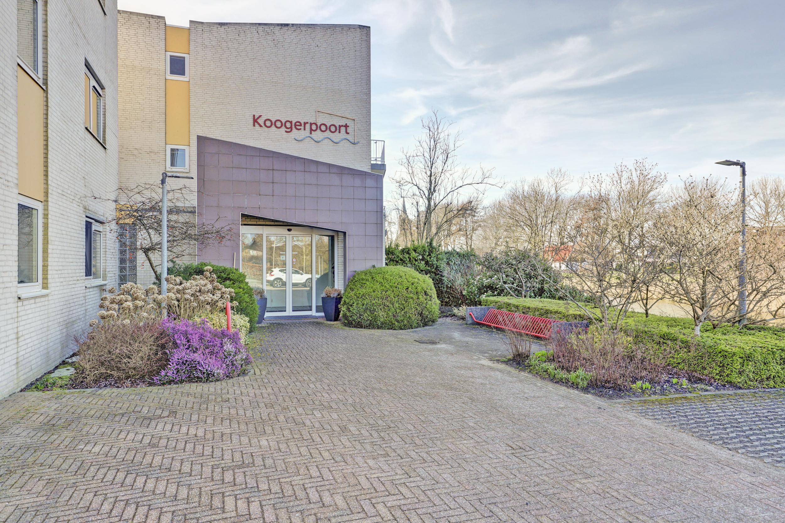 '$houseDetails->street_name'.' '.'$houseDetails->number'