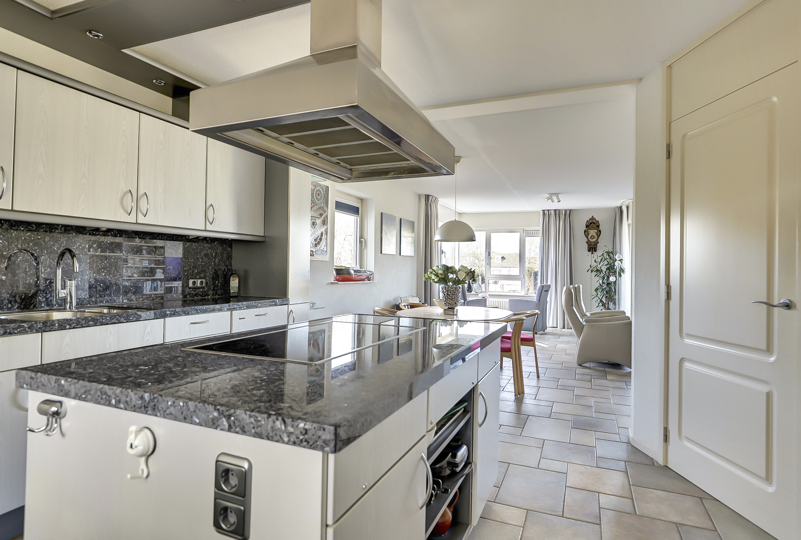 '$houseDetails->street_name'.' '.'$houseDetails->number'