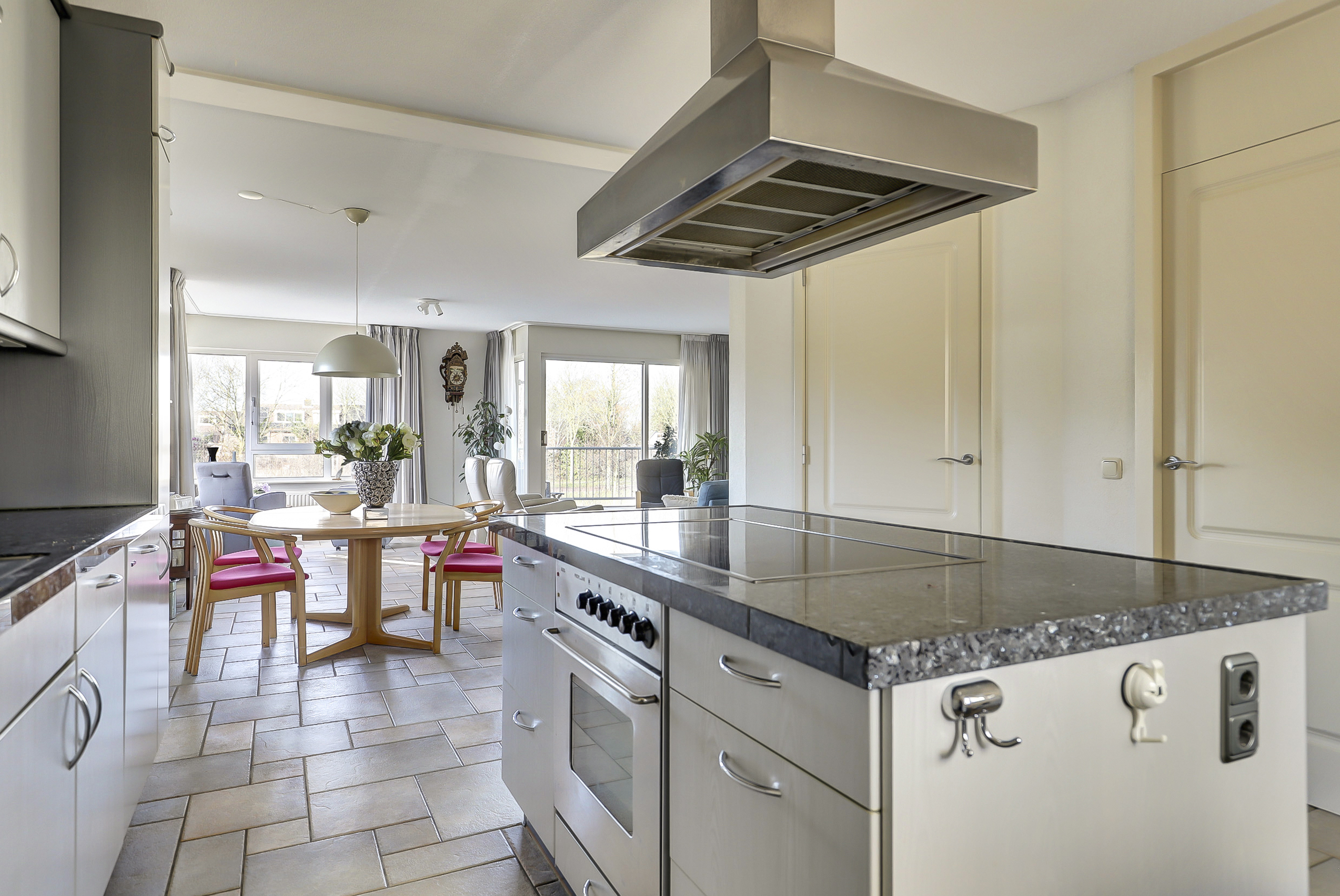 '$houseDetails->street_name'.' '.'$houseDetails->number'