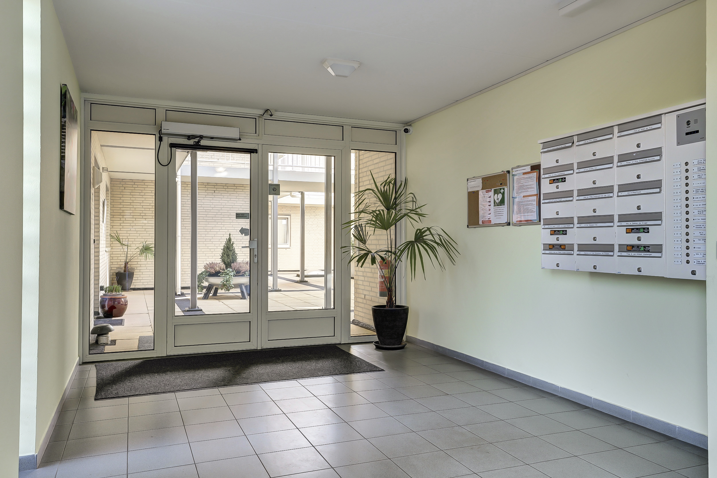 '$houseDetails->street_name'.' '.'$houseDetails->number'