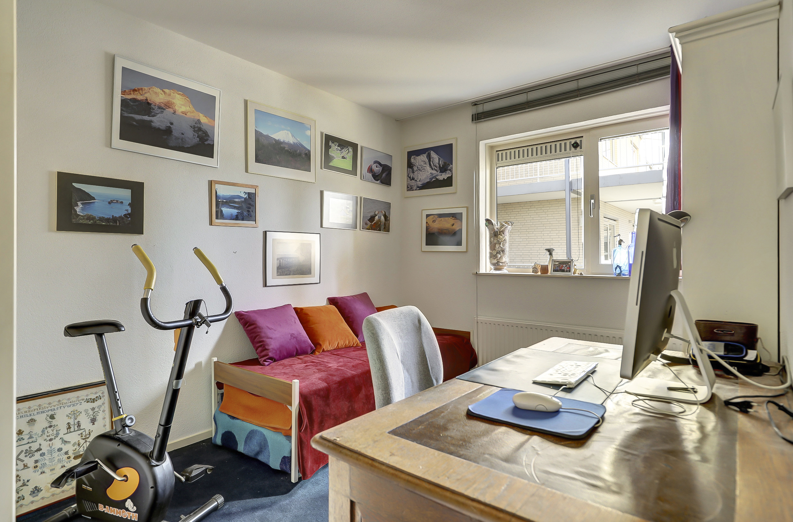 '$houseDetails->street_name'.' '.'$houseDetails->number'