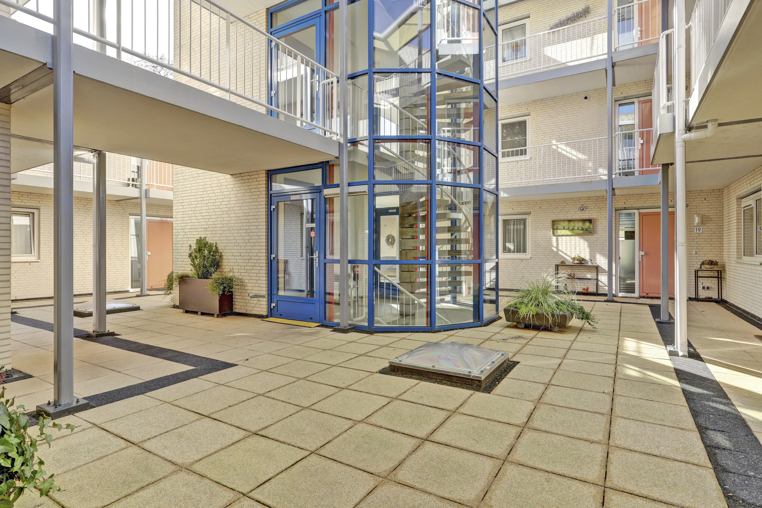 '$houseDetails->street_name'.' '.'$houseDetails->number'