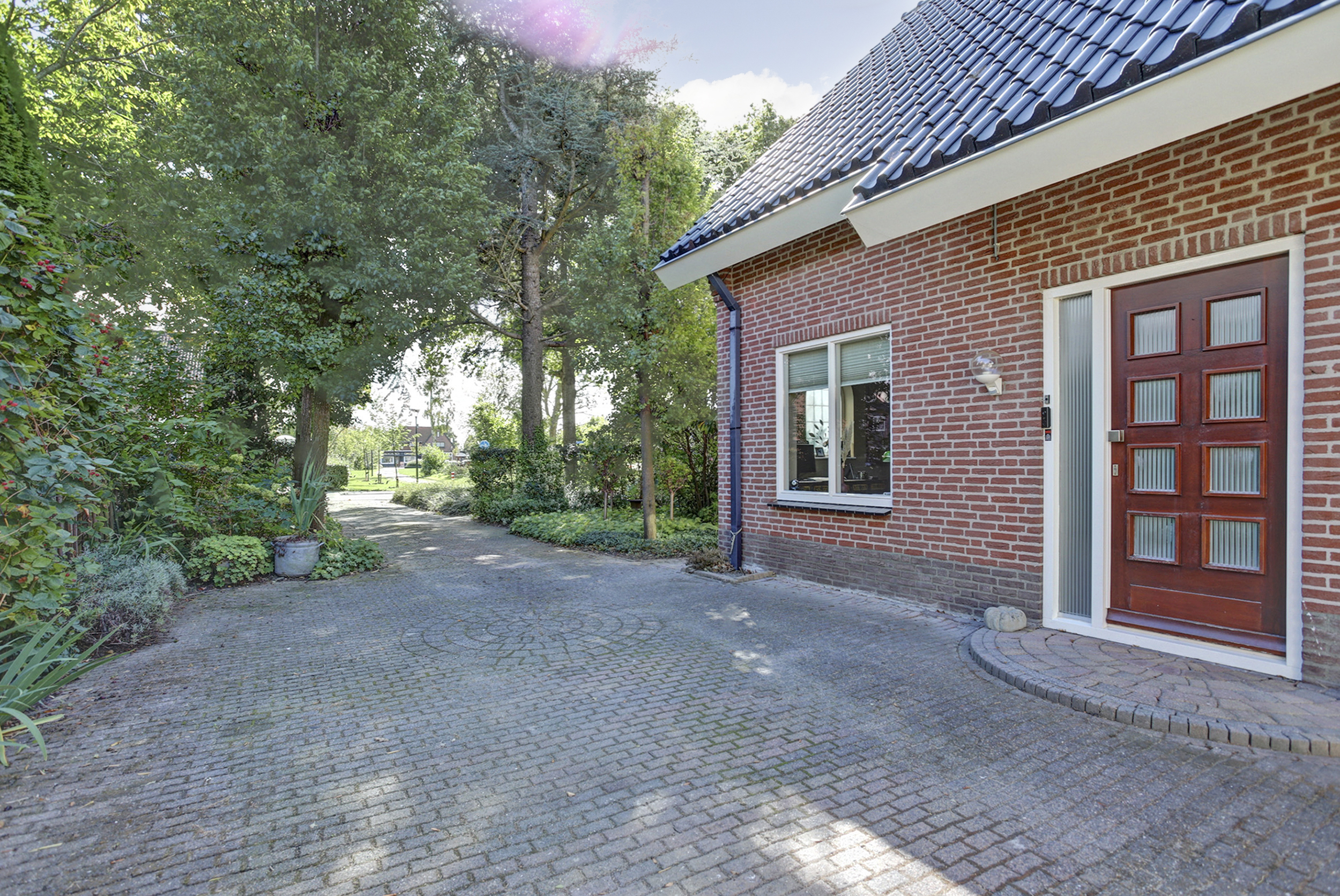'$houseDetails->street_name'.' '.'$houseDetails->number'