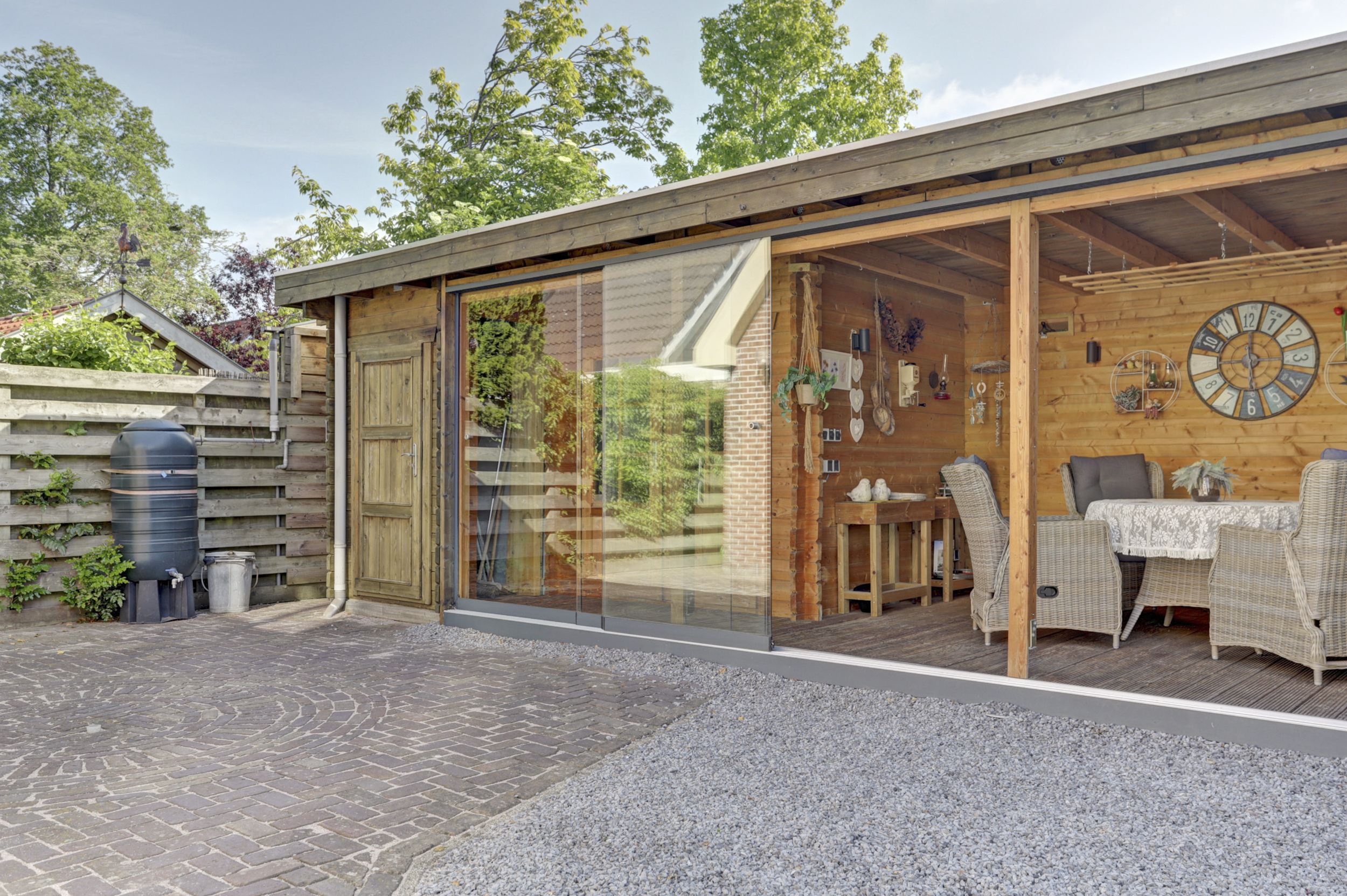 '$houseDetails->street_name'.' '.'$houseDetails->number'