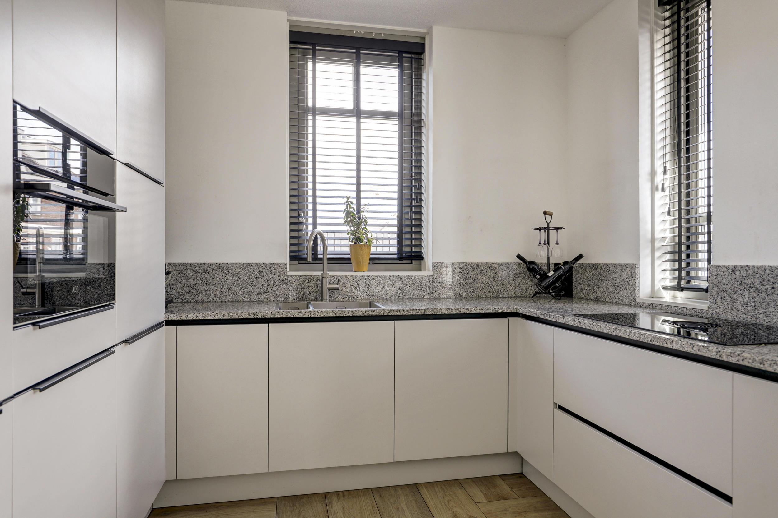 '$houseDetails->street_name'.' '.'$houseDetails->number'