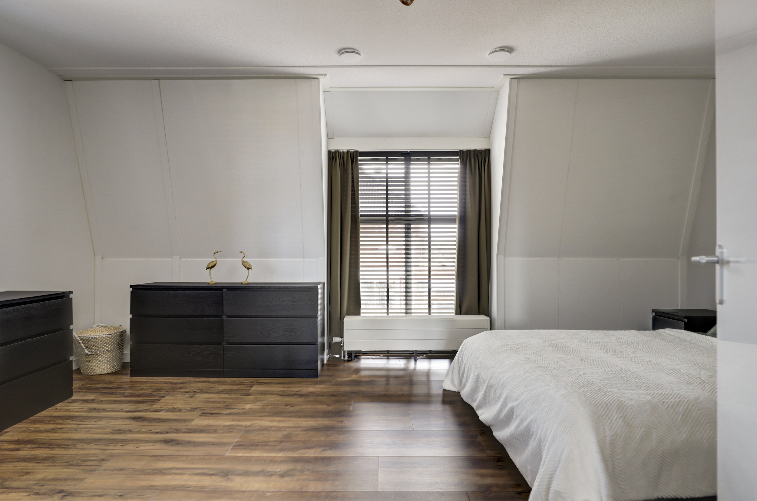 '$houseDetails->street_name'.' '.'$houseDetails->number'