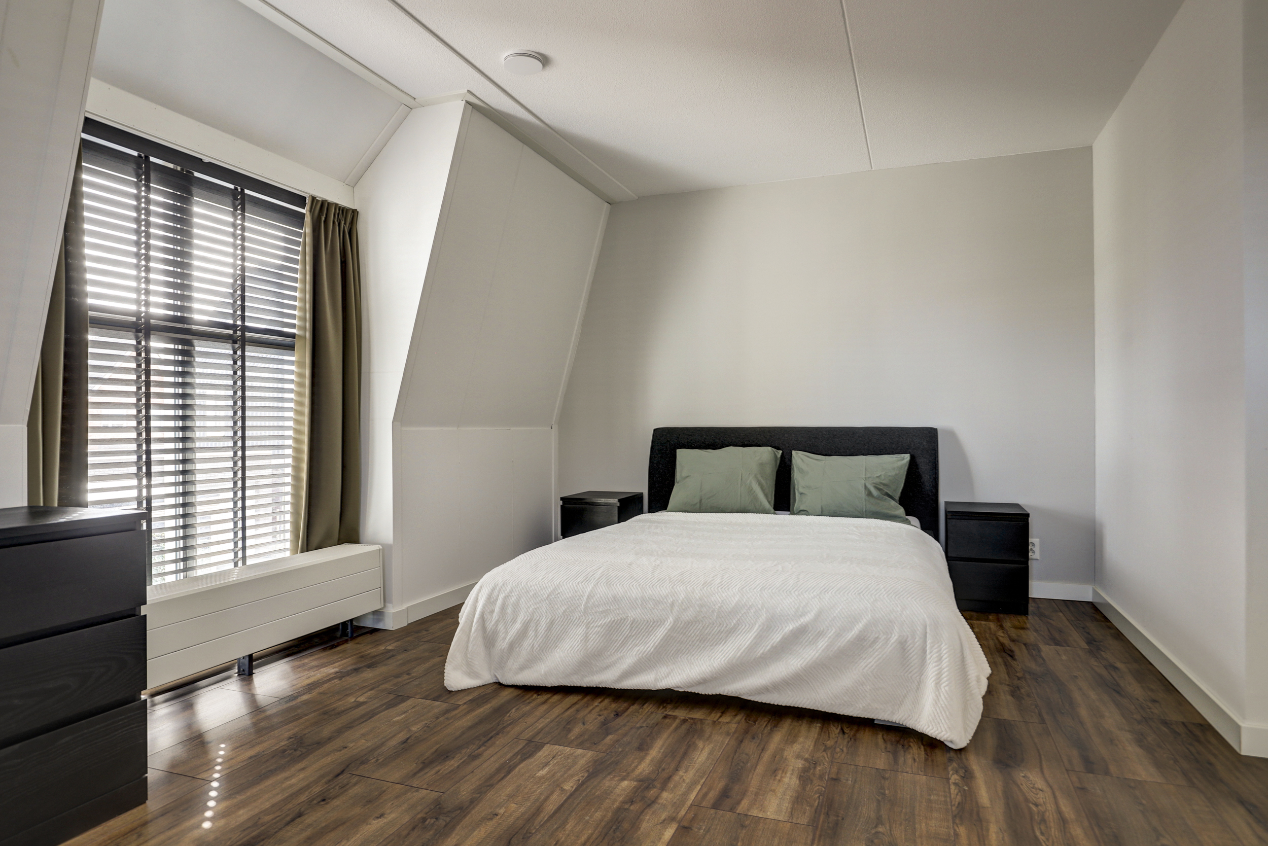 '$houseDetails->street_name'.' '.'$houseDetails->number'