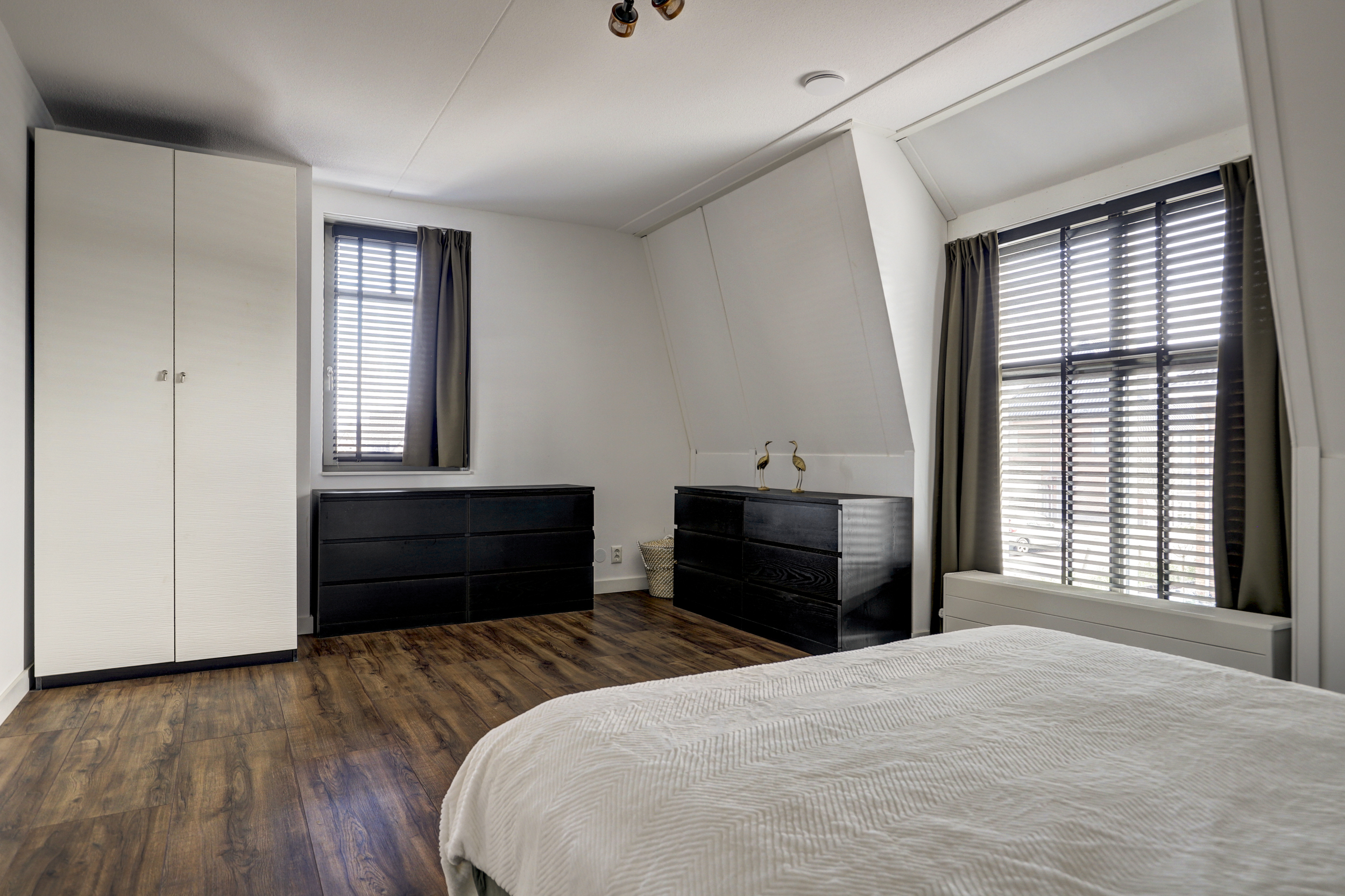 '$houseDetails->street_name'.' '.'$houseDetails->number'