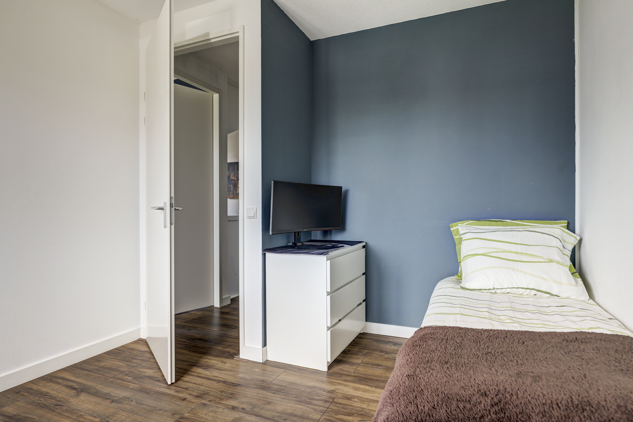 '$houseDetails->street_name'.' '.'$houseDetails->number'