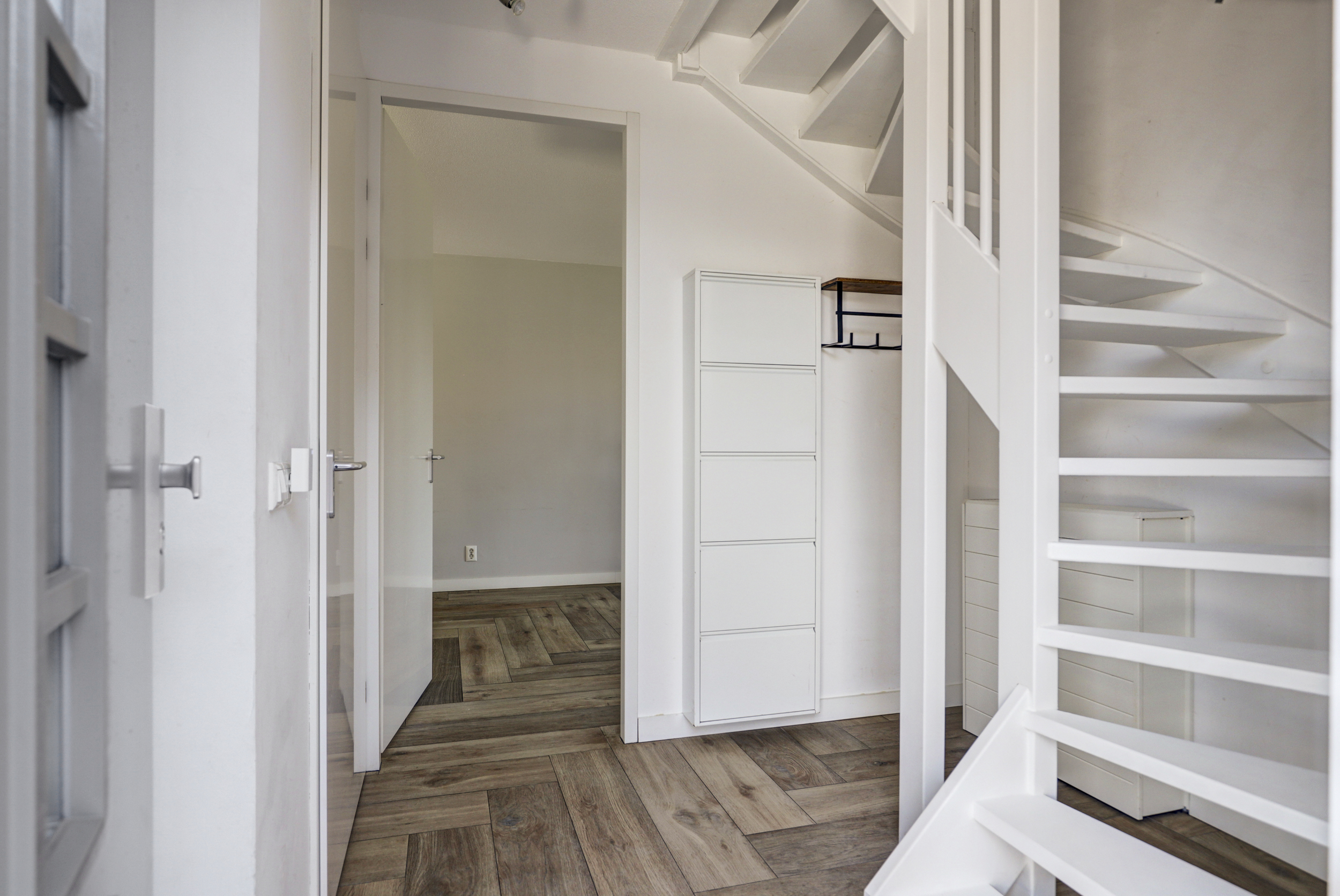 '$houseDetails->street_name'.' '.'$houseDetails->number'