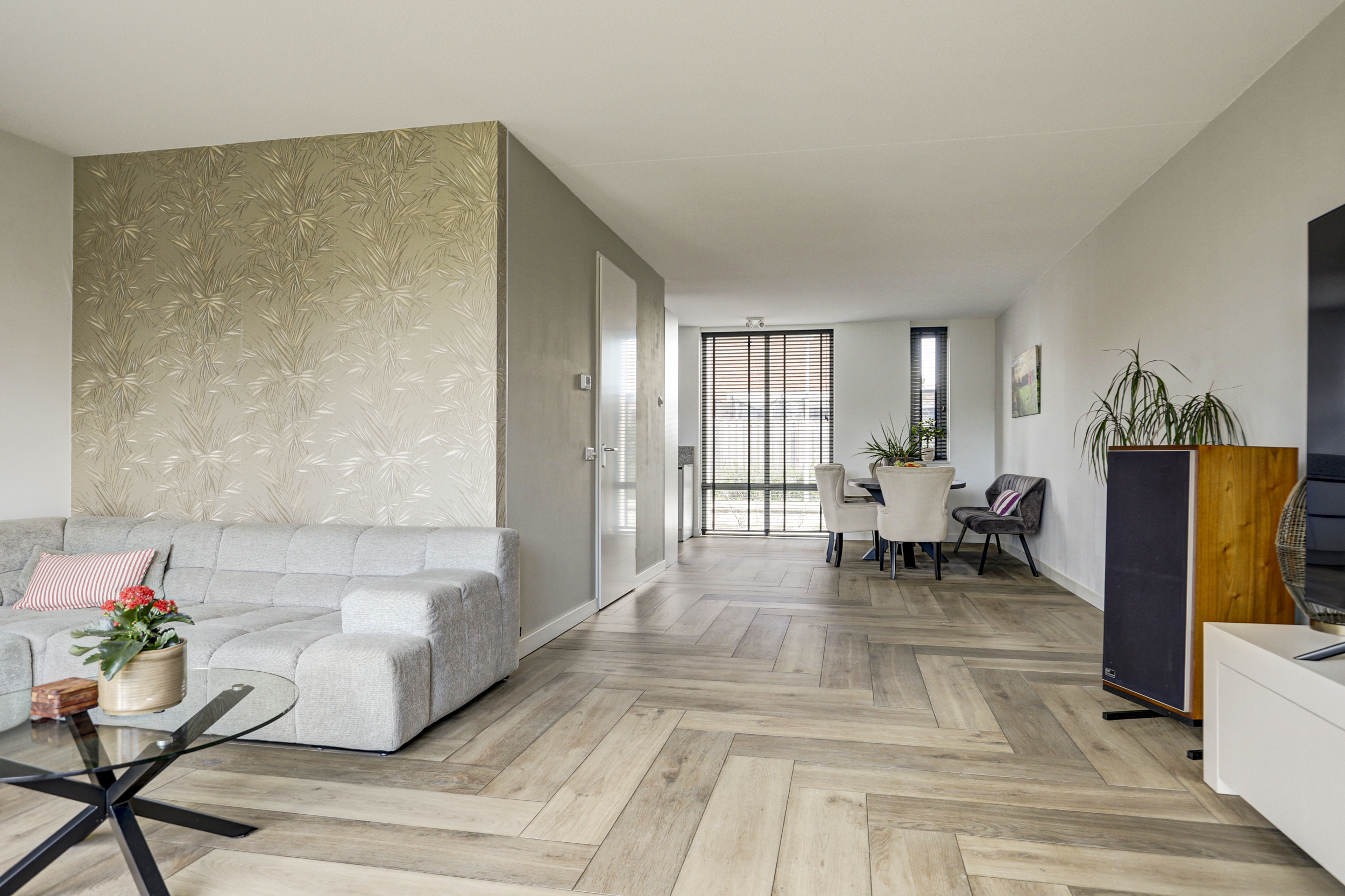 '$houseDetails->street_name'.' '.'$houseDetails->number'