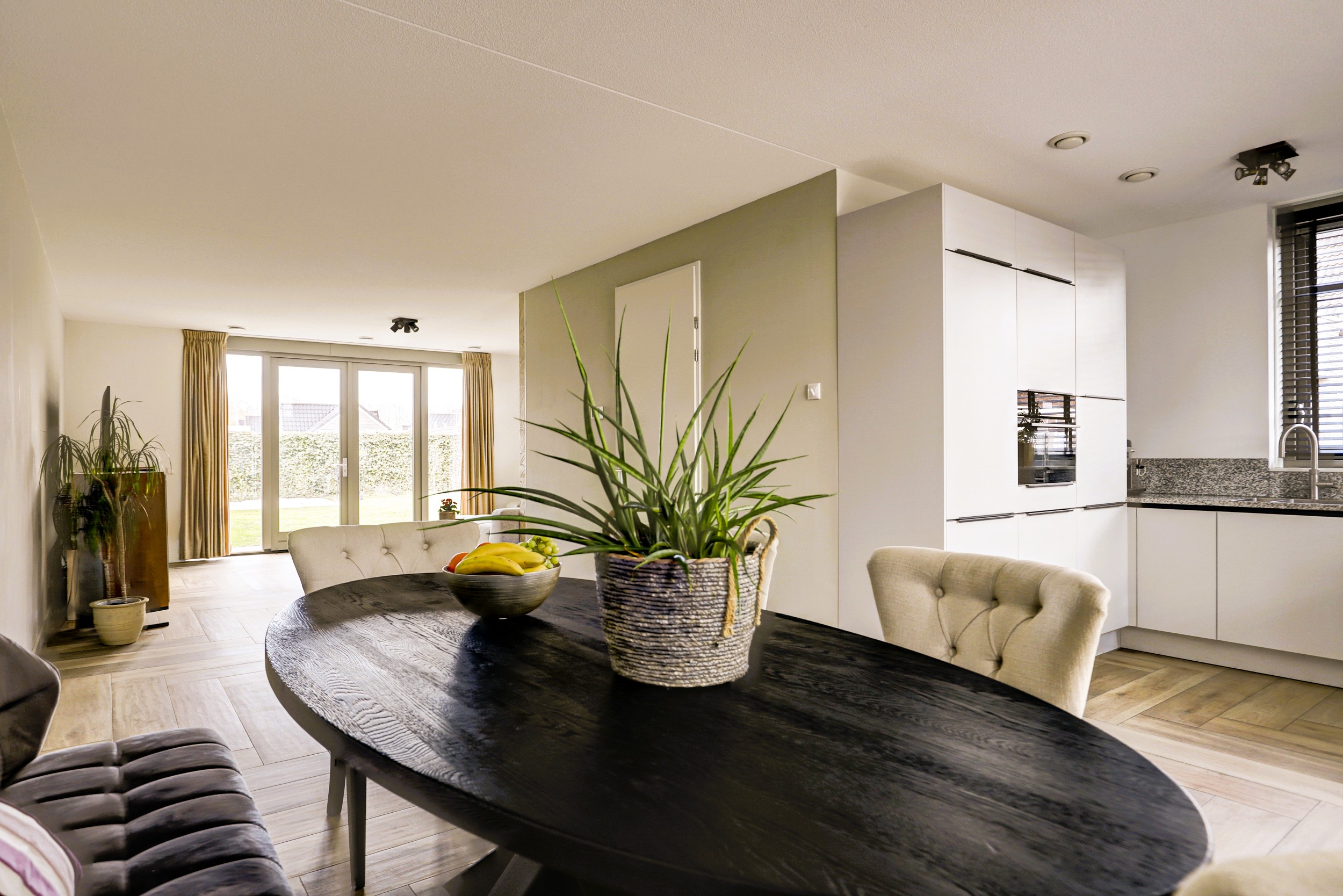 '$houseDetails->street_name'.' '.'$houseDetails->number'