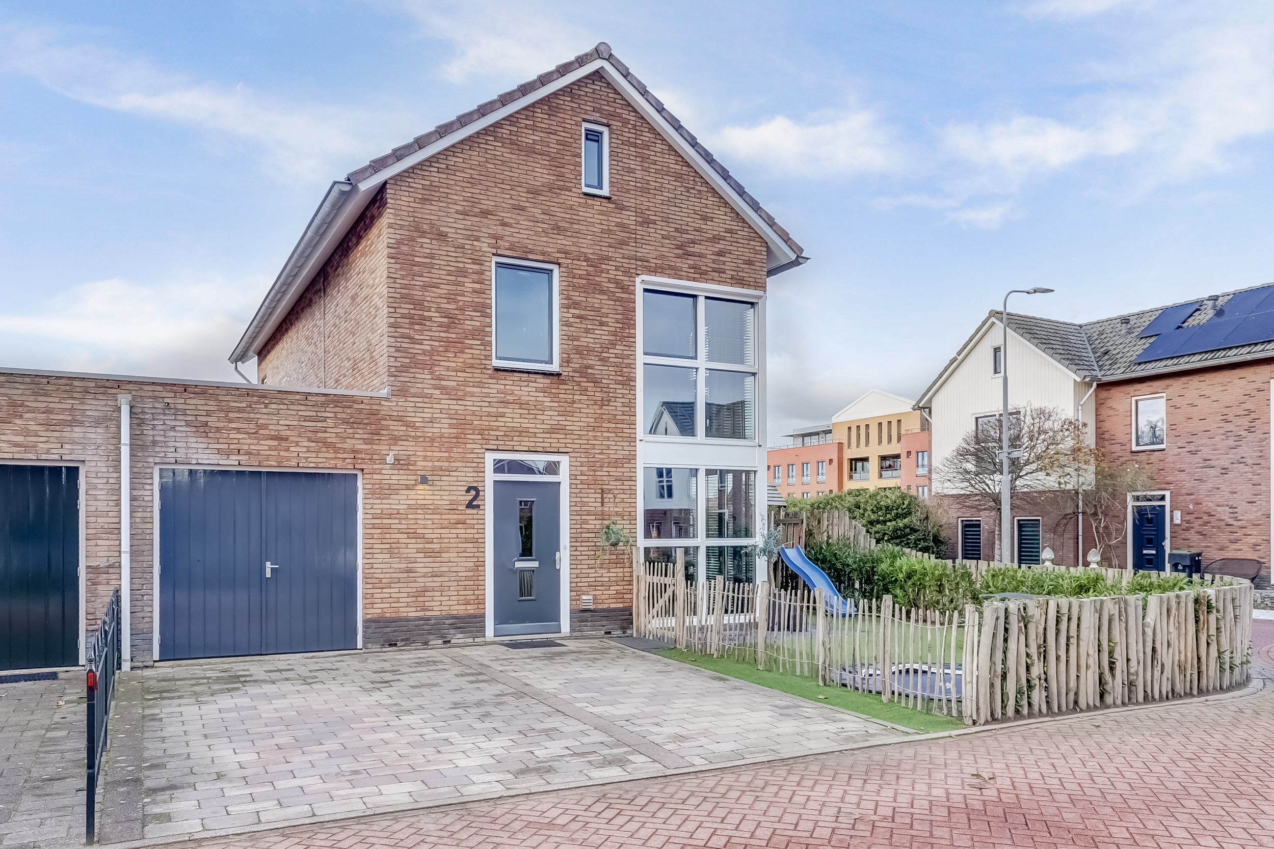 '$houseDetails->street_name'.' '.'$houseDetails->number'