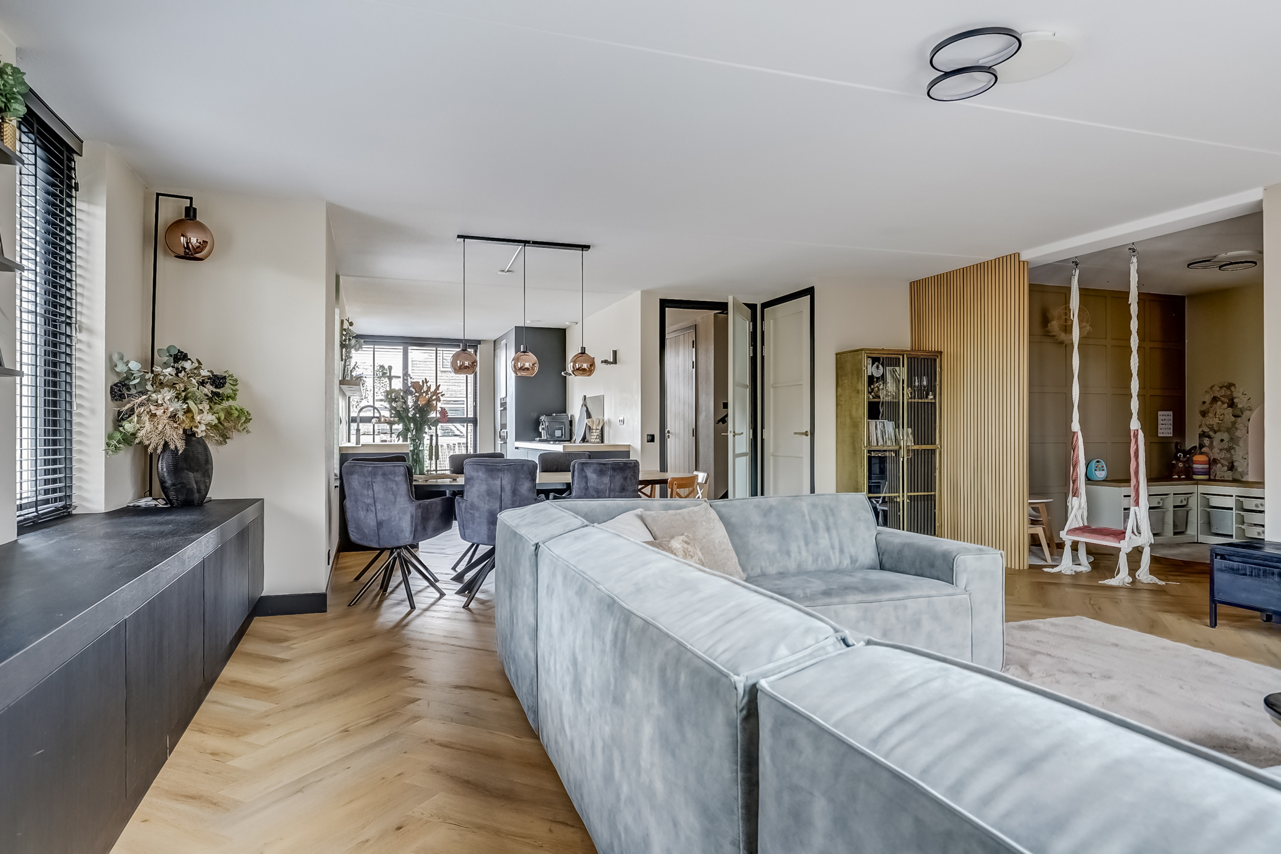 '$houseDetails->street_name'.' '.'$houseDetails->number'