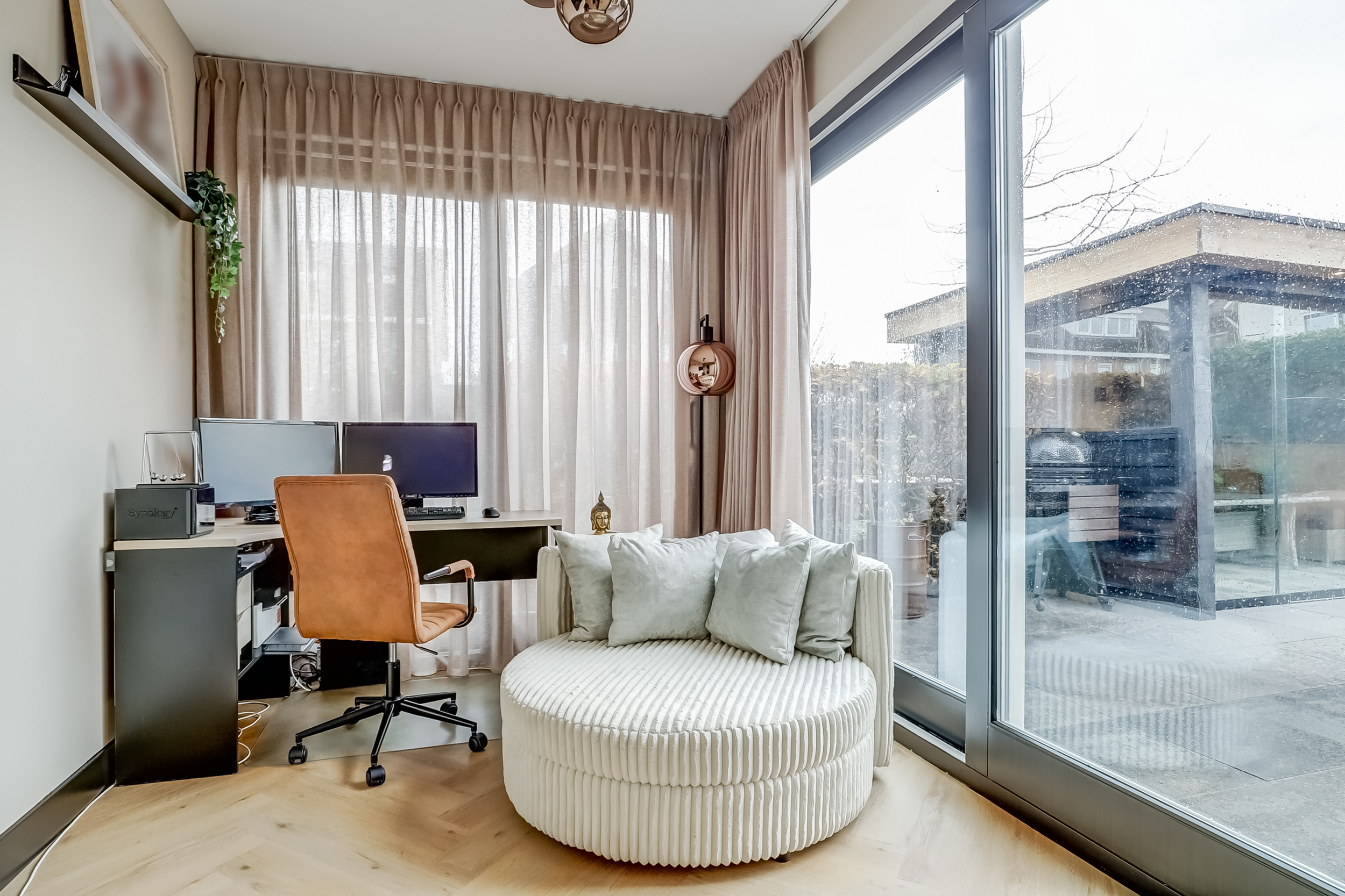 '$houseDetails->street_name'.' '.'$houseDetails->number'