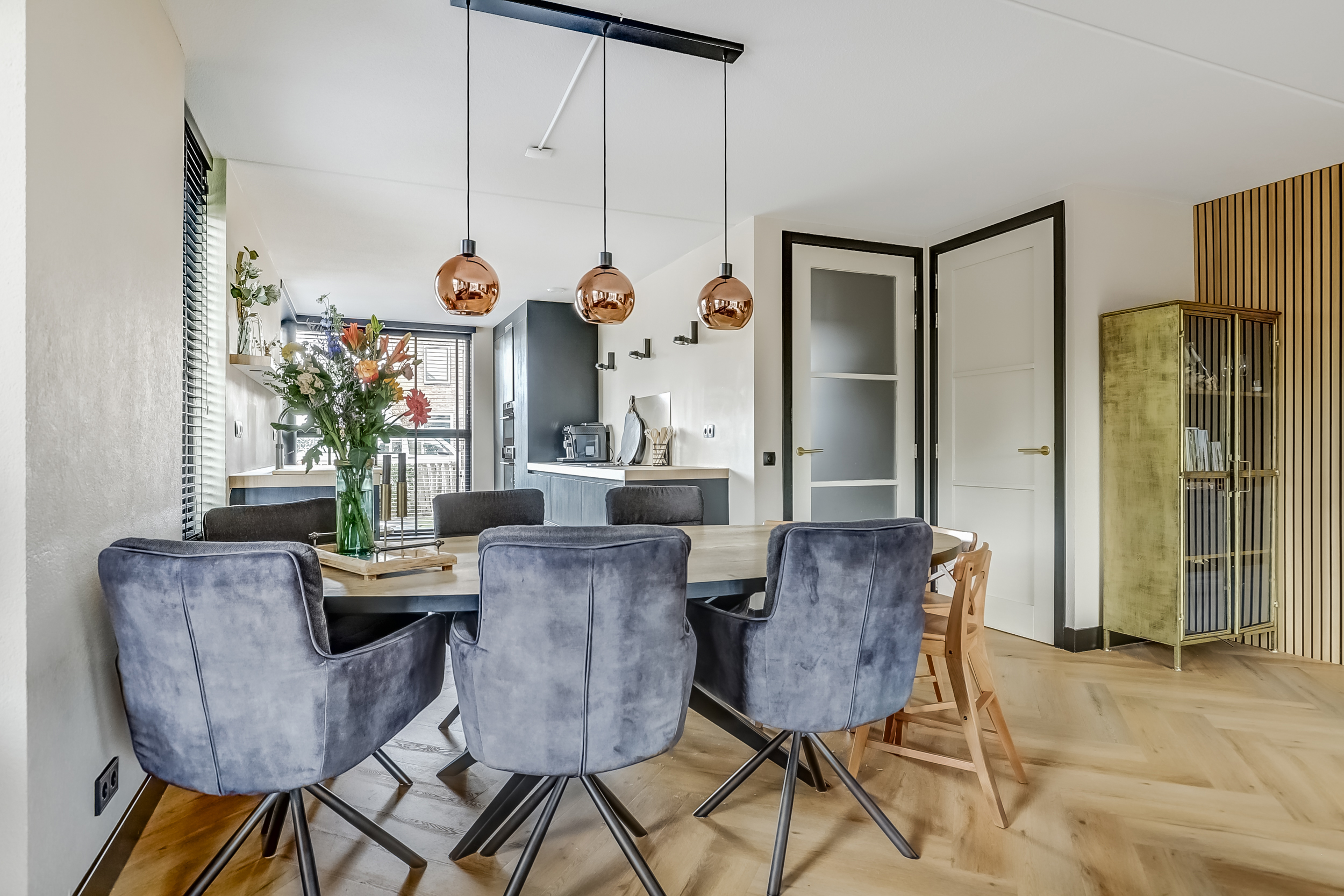 '$houseDetails->street_name'.' '.'$houseDetails->number'