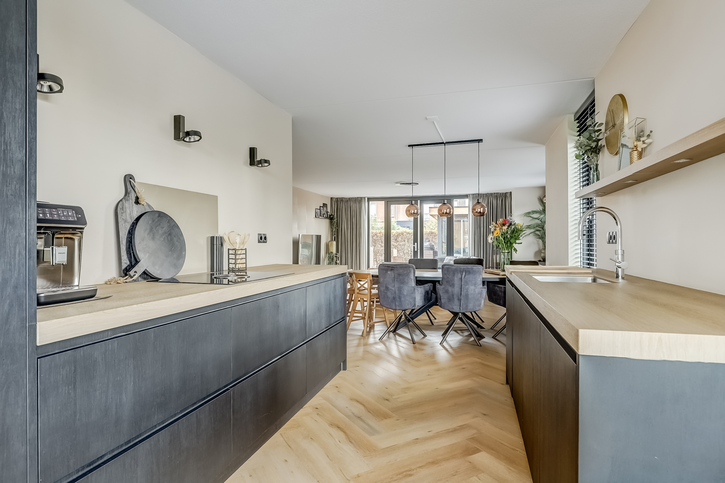 '$houseDetails->street_name'.' '.'$houseDetails->number'