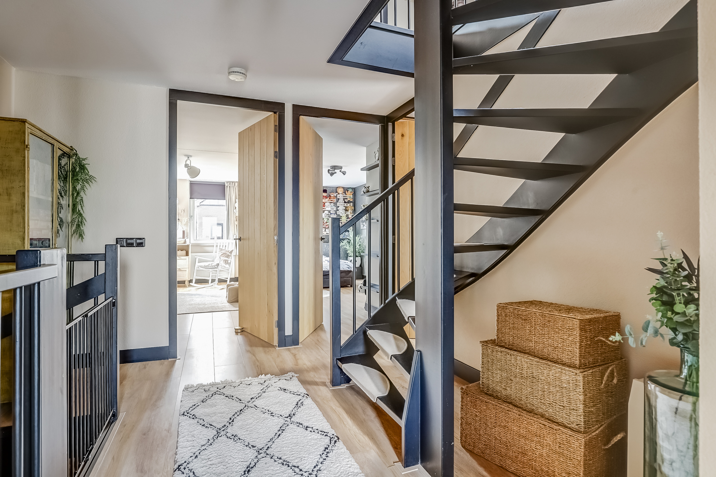 '$houseDetails->street_name'.' '.'$houseDetails->number'