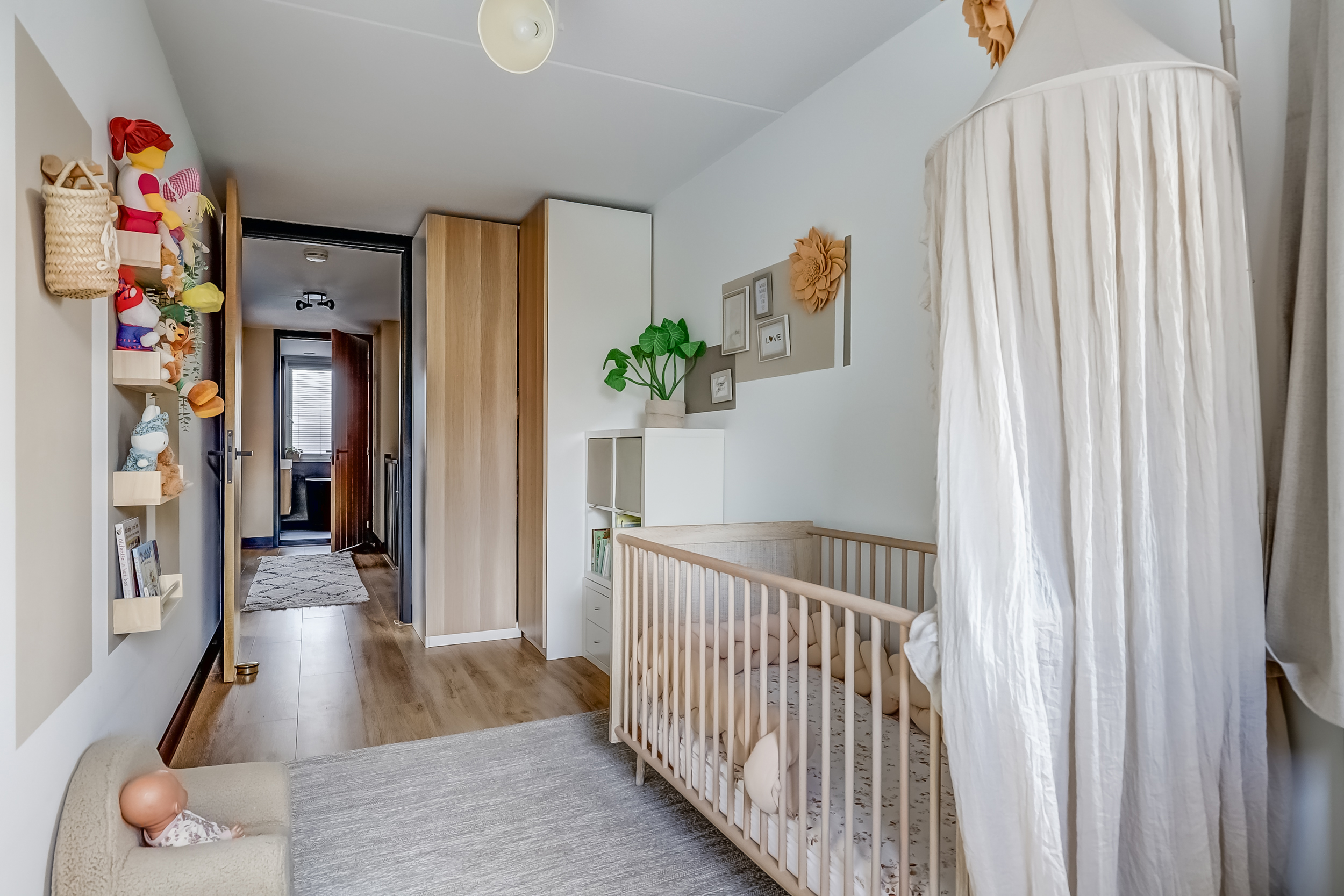 '$houseDetails->street_name'.' '.'$houseDetails->number'