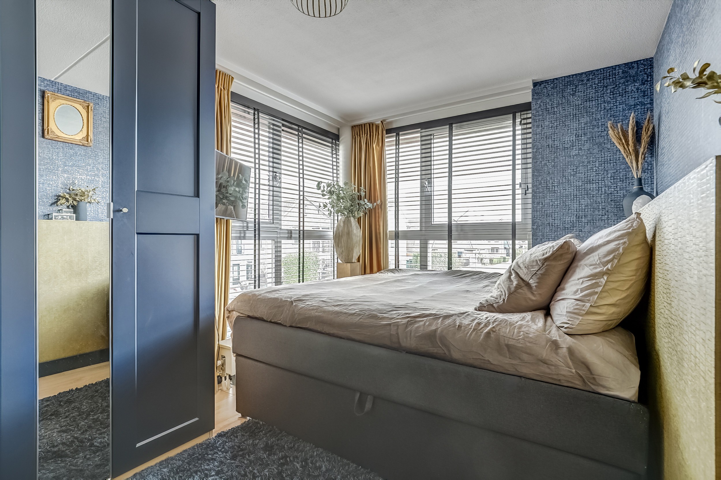 '$houseDetails->street_name'.' '.'$houseDetails->number'