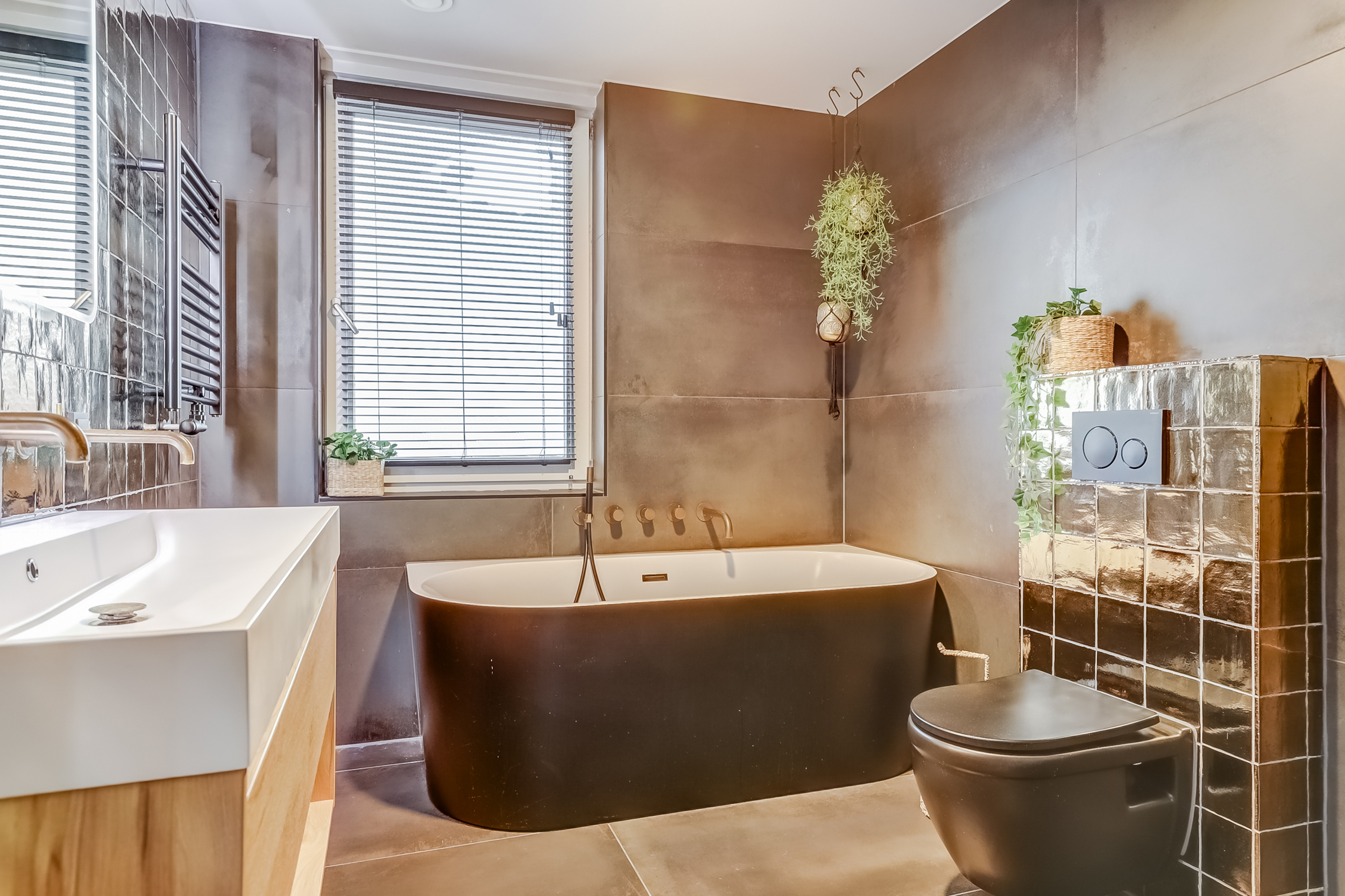 '$houseDetails->street_name'.' '.'$houseDetails->number'