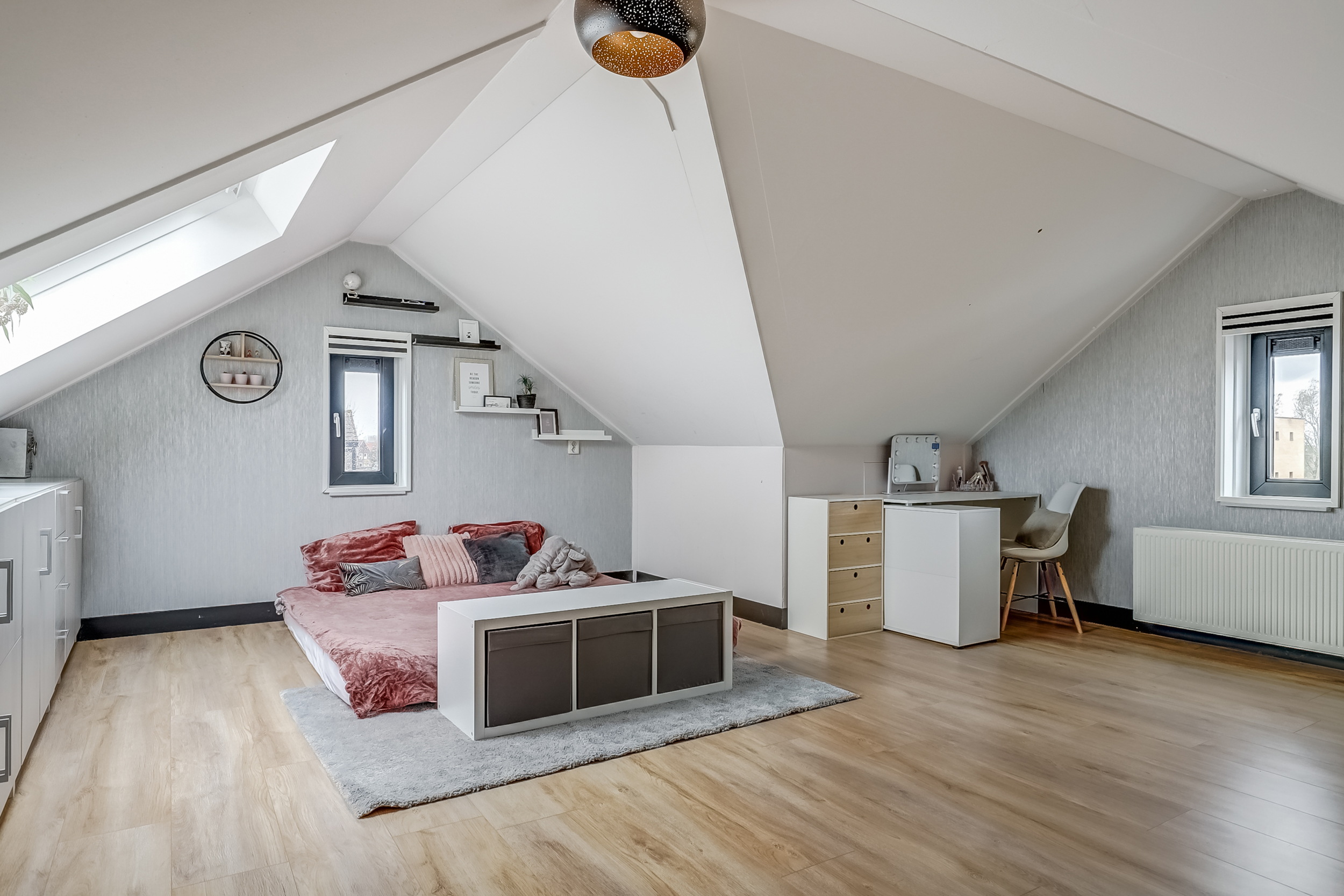 '$houseDetails->street_name'.' '.'$houseDetails->number'