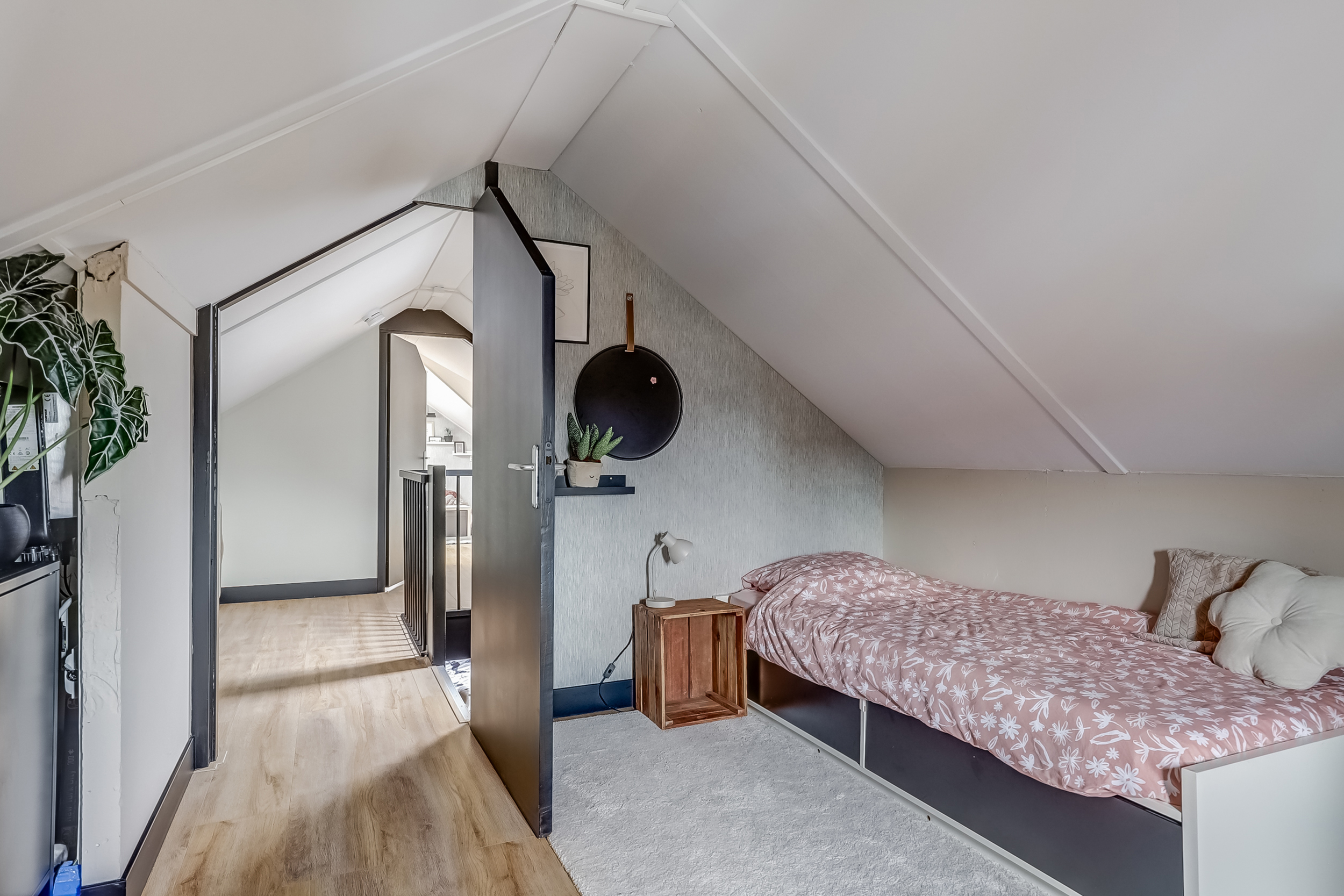 '$houseDetails->street_name'.' '.'$houseDetails->number'