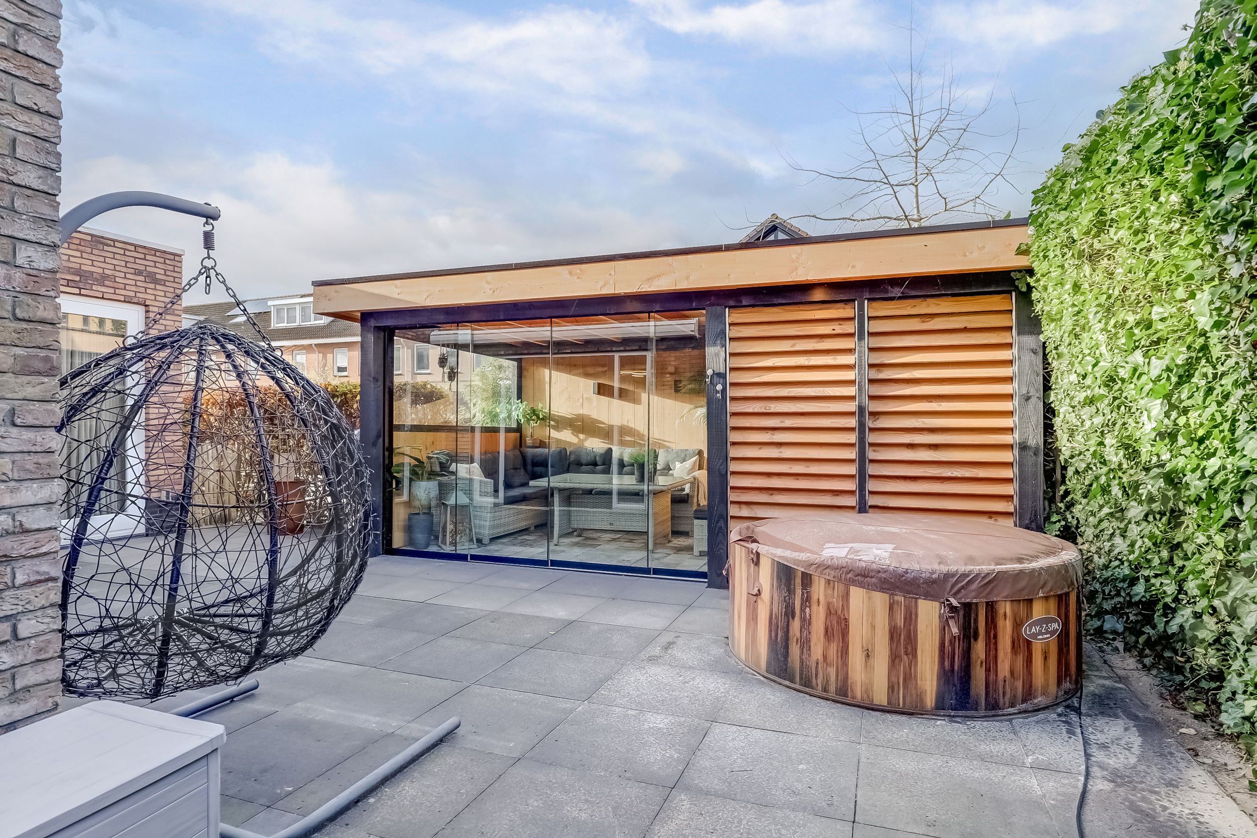 '$houseDetails->street_name'.' '.'$houseDetails->number'