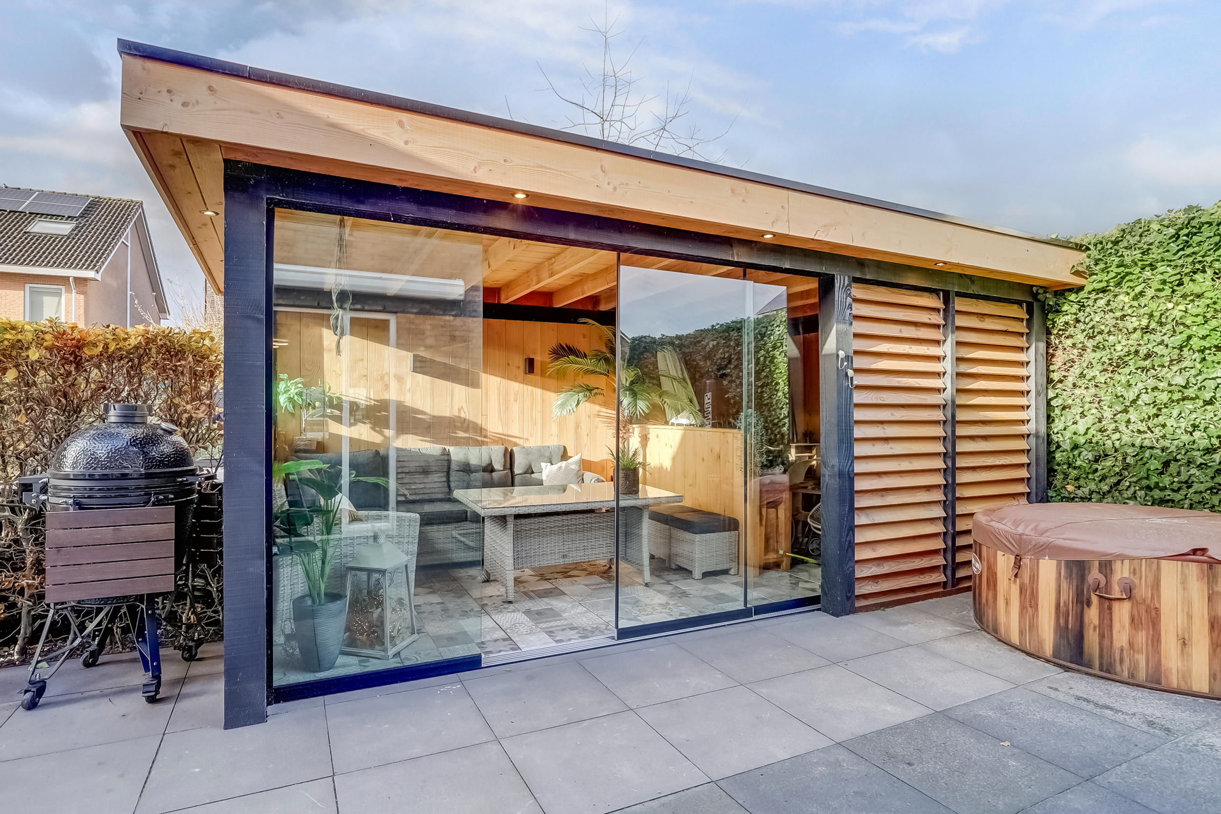 '$houseDetails->street_name'.' '.'$houseDetails->number'