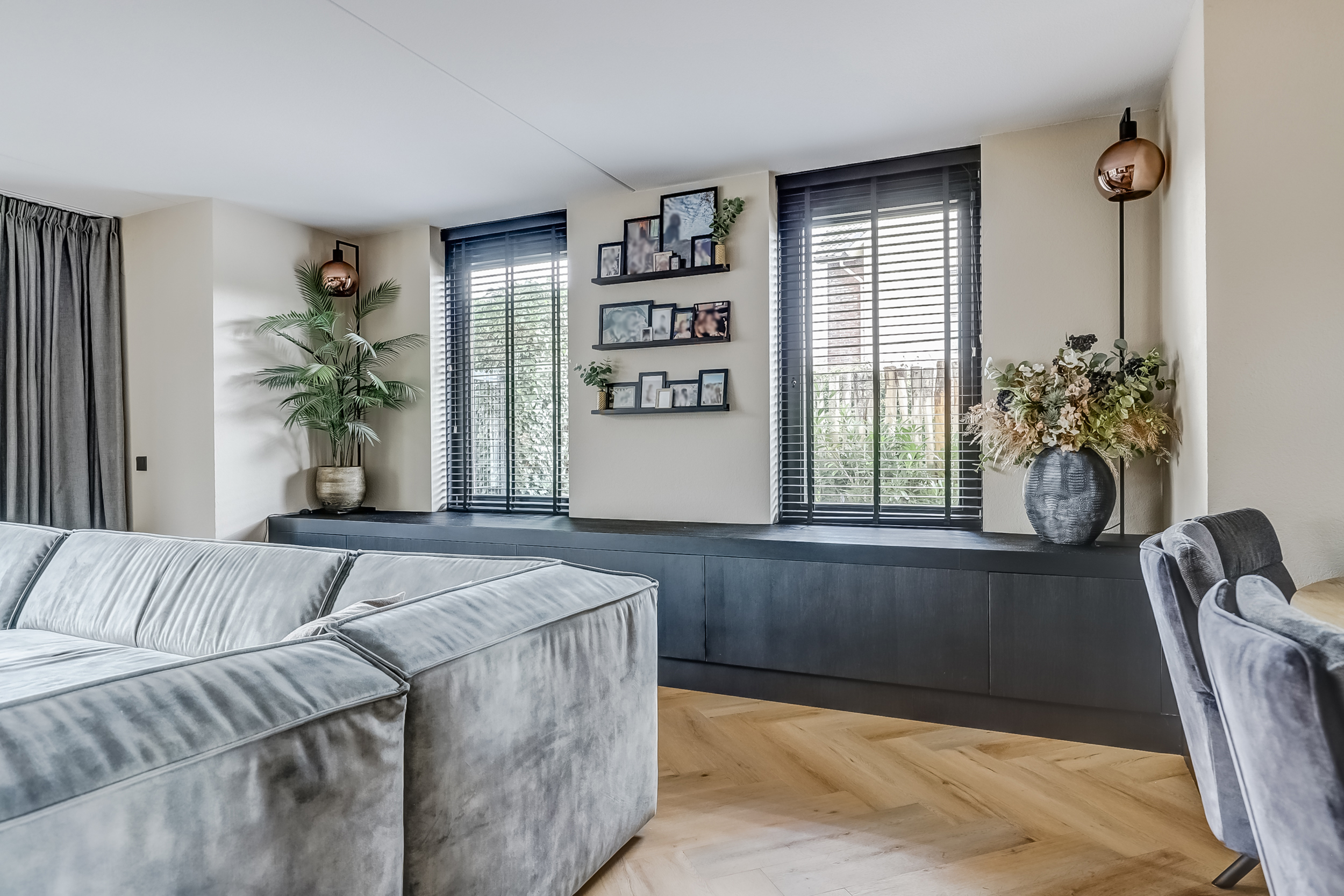 '$houseDetails->street_name'.' '.'$houseDetails->number'