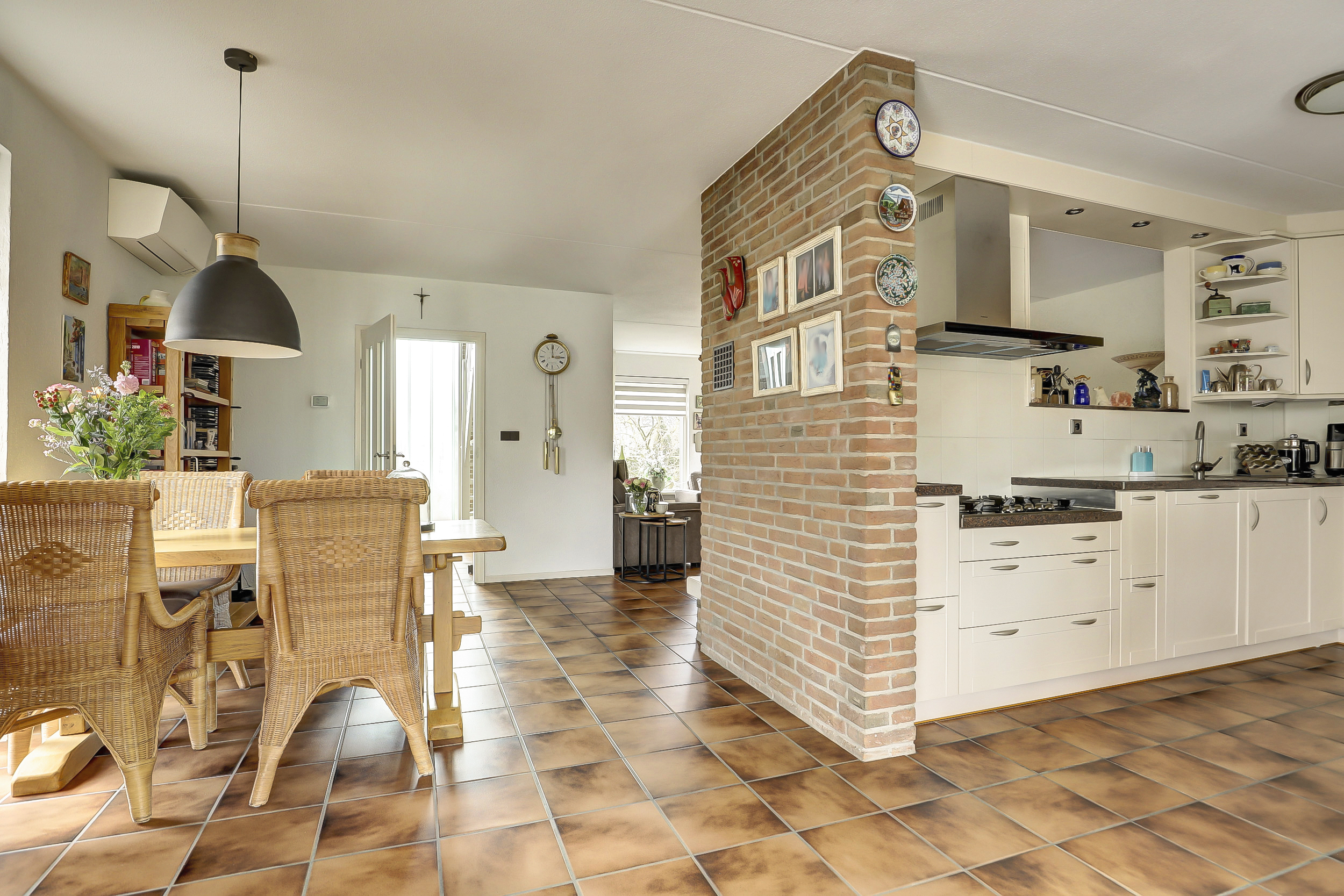 '$houseDetails->street_name'.' '.'$houseDetails->number'